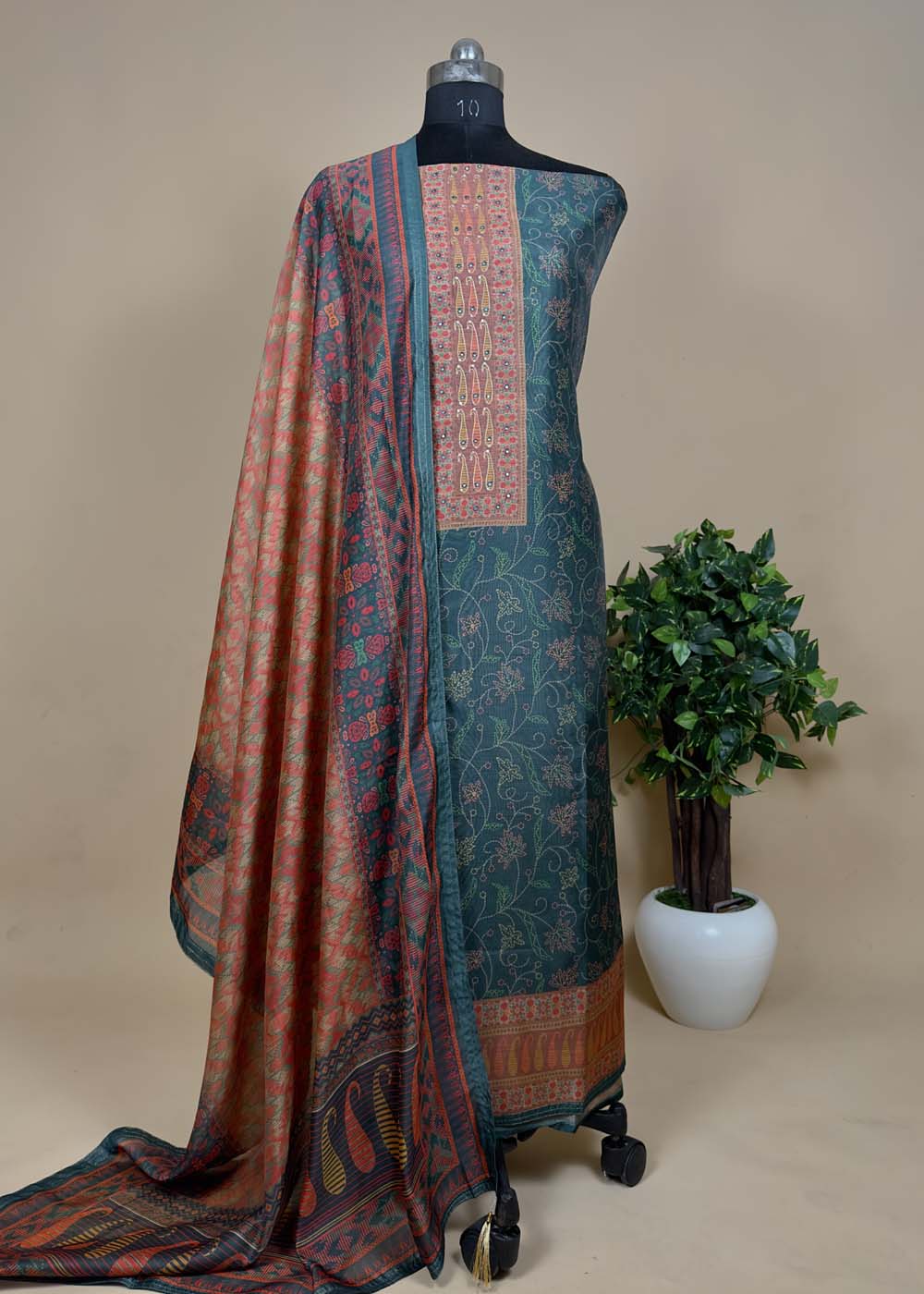 Chanderi Semi-Stitched Women Long Suits at Rs 2850 in Delhi
