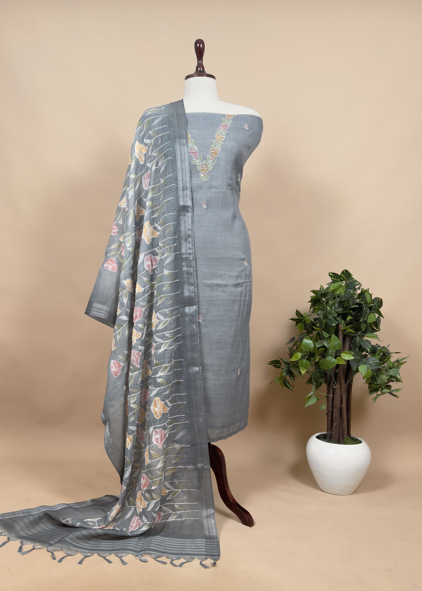 Summer Wear Linen Suit For Your Formal Wear
