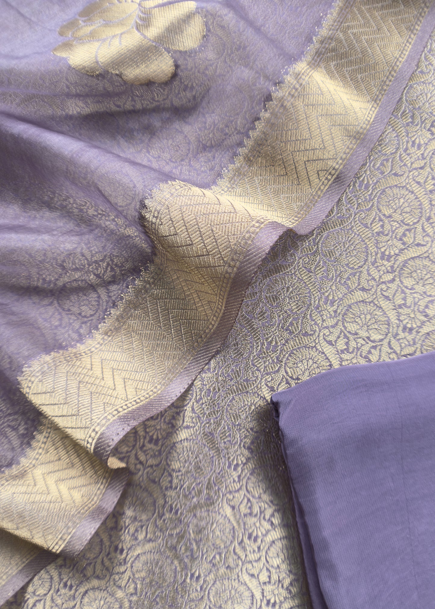 Indian Ethnic Wear Suits For Bridal Wear