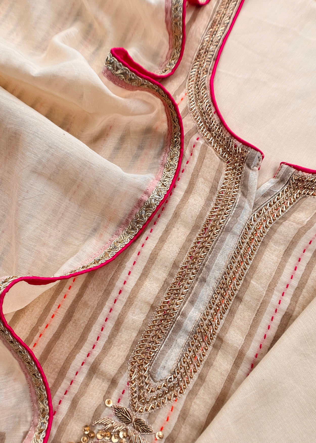 Mulmul suit set with flower embroidered