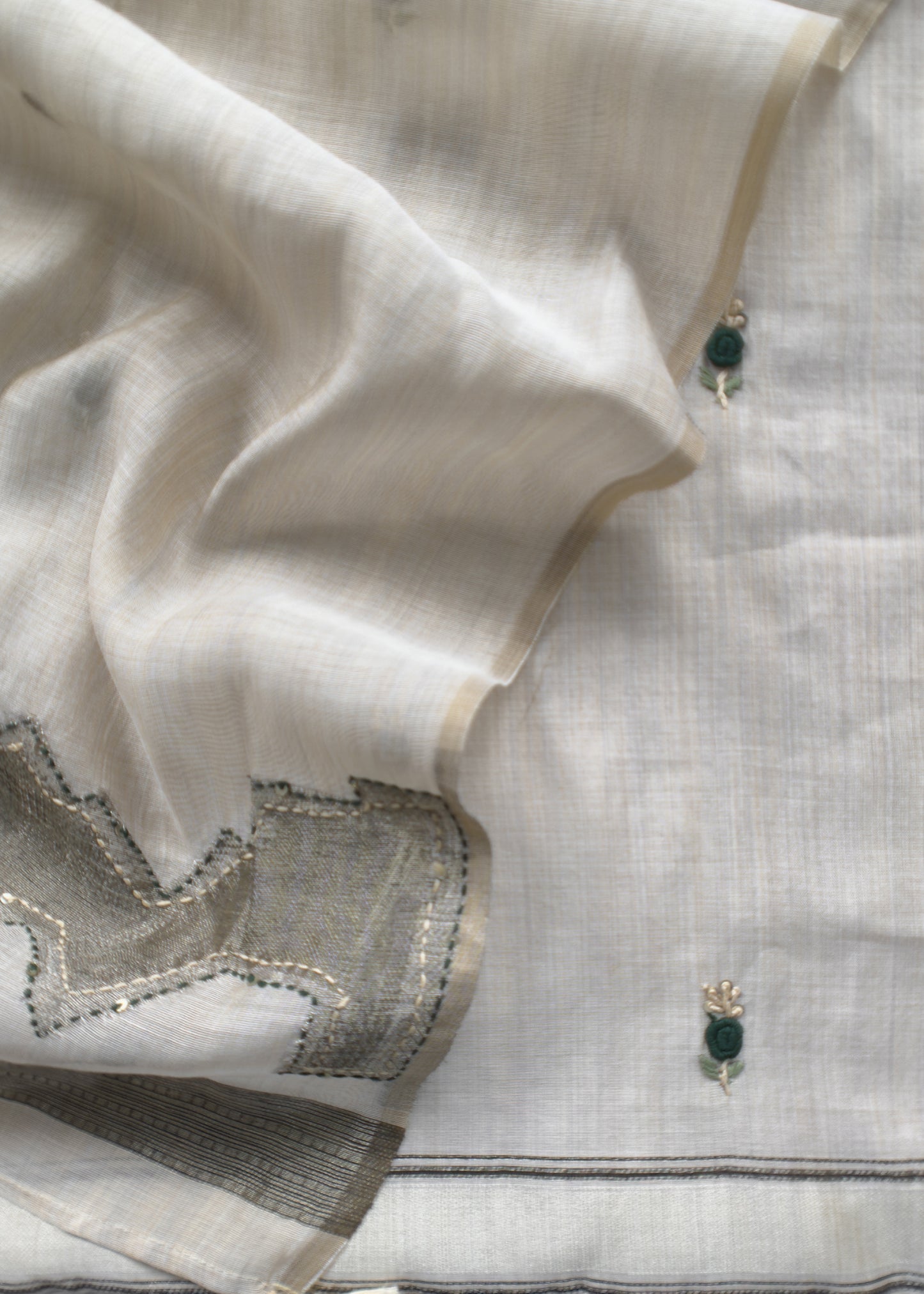 jamdani weaved suit for gifting mom