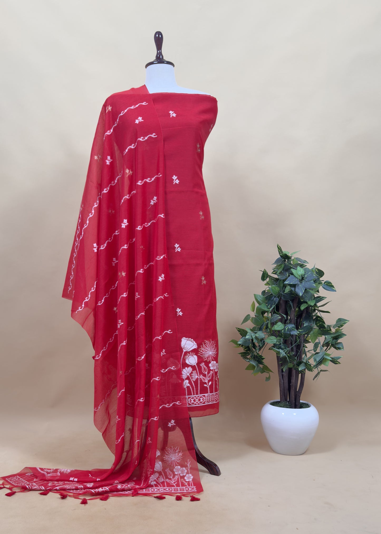 Red Floral Jamdani Weaved Unstitched Suit In Linen Chanderi
