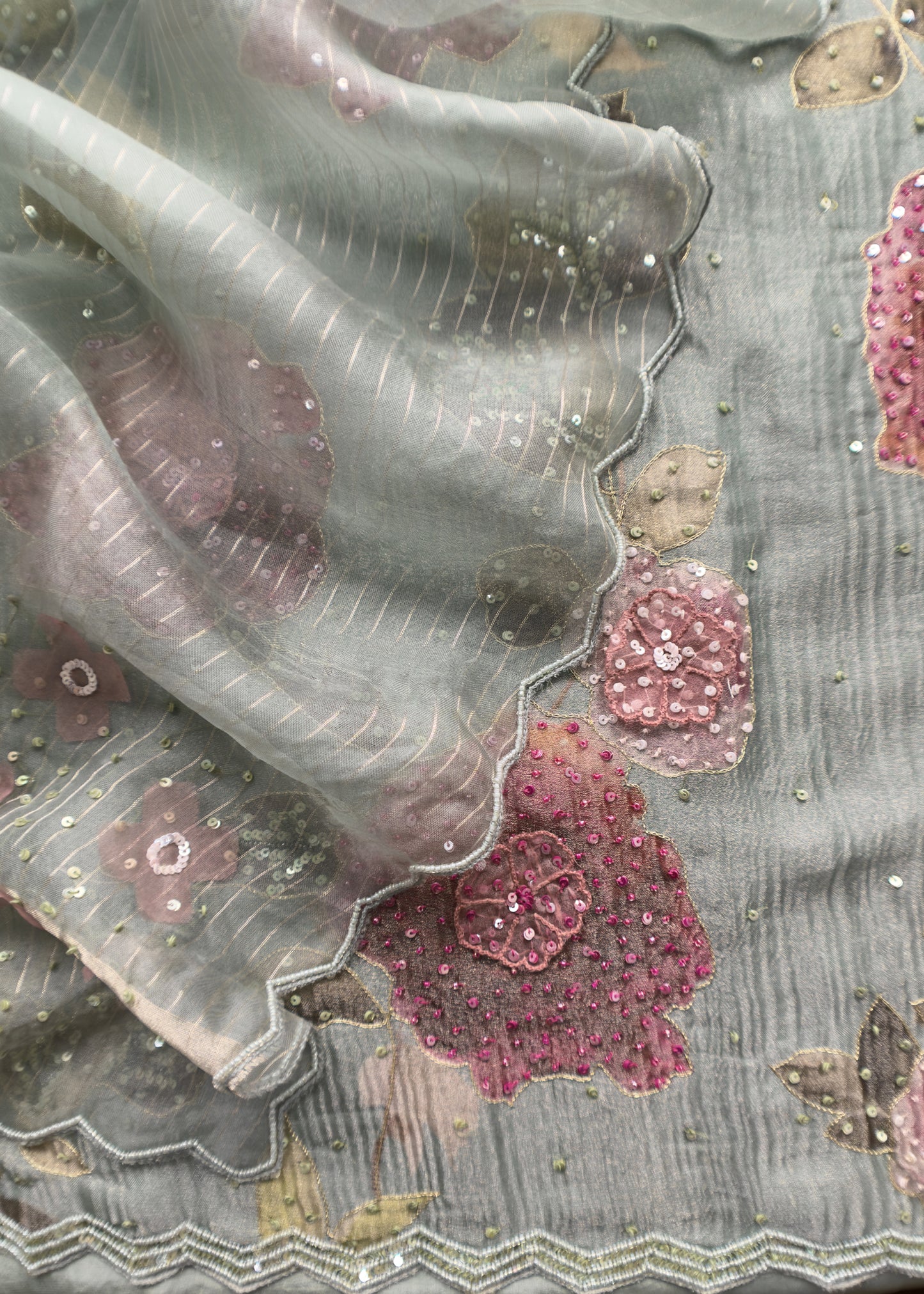 Tissue suit for the trousseau collection