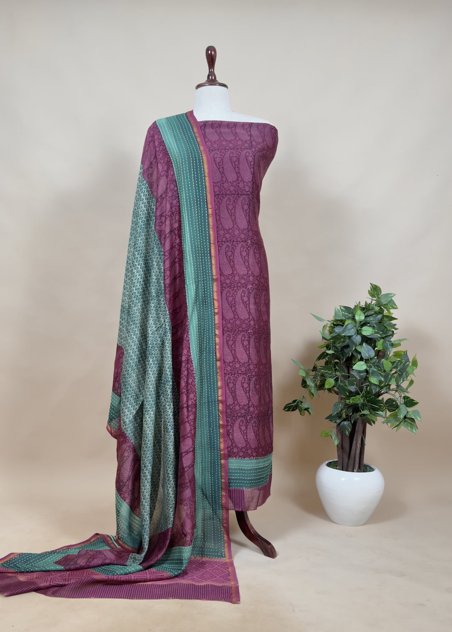 Maheshwari silk suit gifting for women
