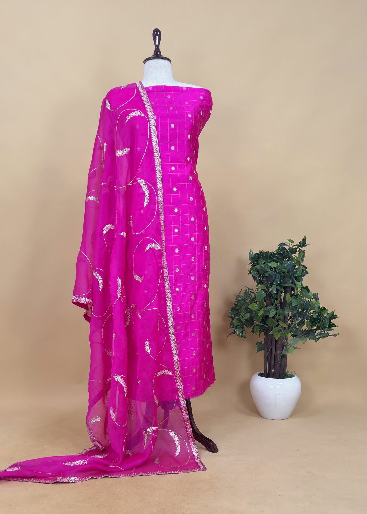 Green Pure Organza Silk Dupatta With Dori Embroidery And sequins