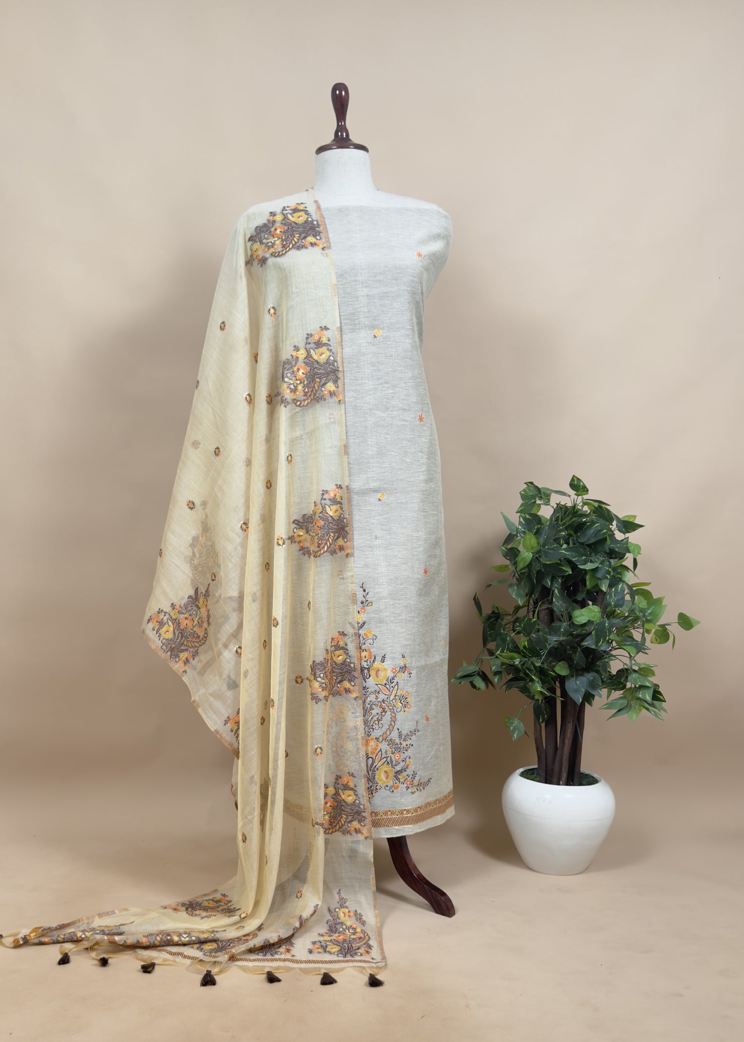 jamdani weaved suit for gifting mom