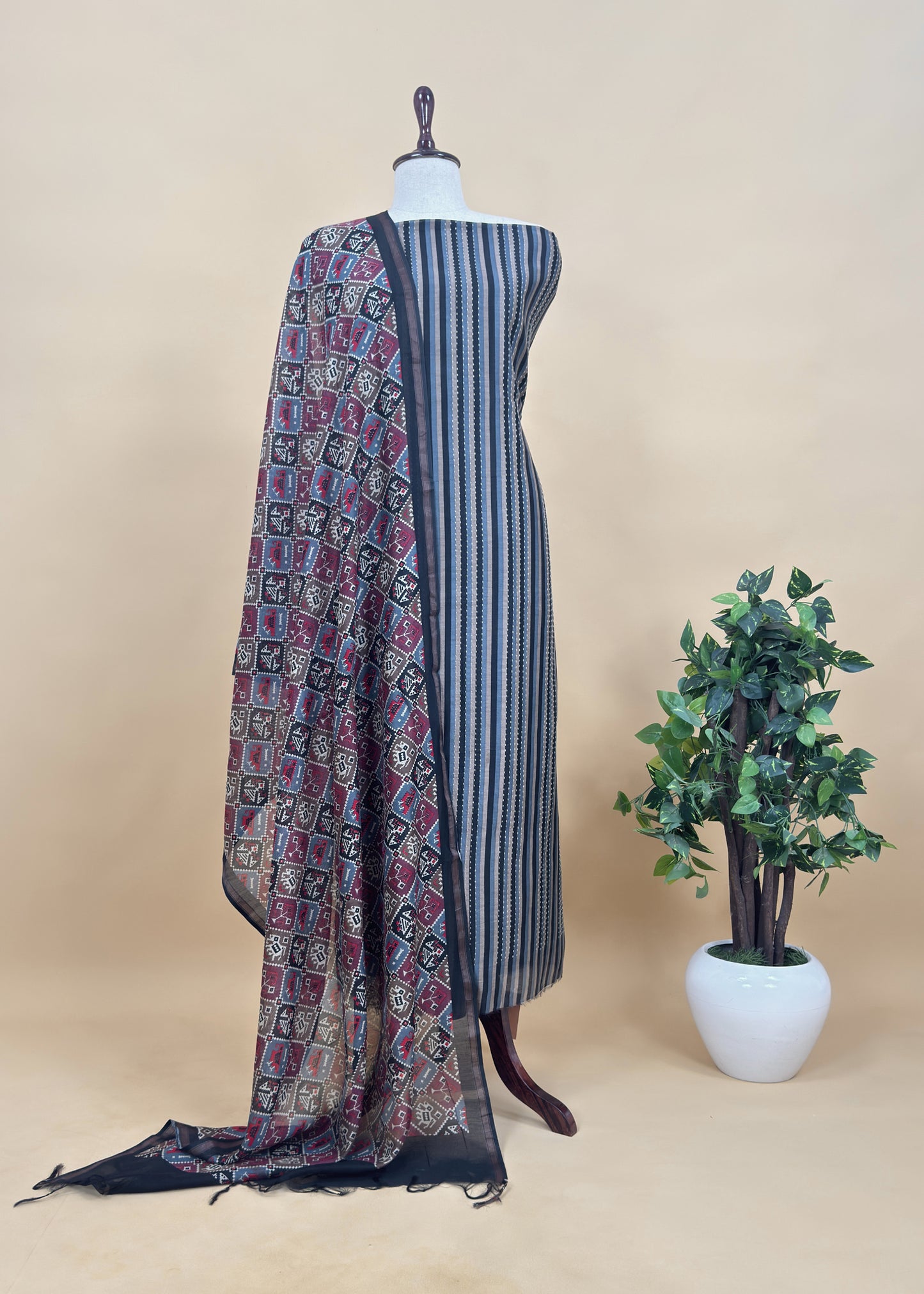 Pink Kantha Maheshwari Silk Suit With patola Print Dupatta