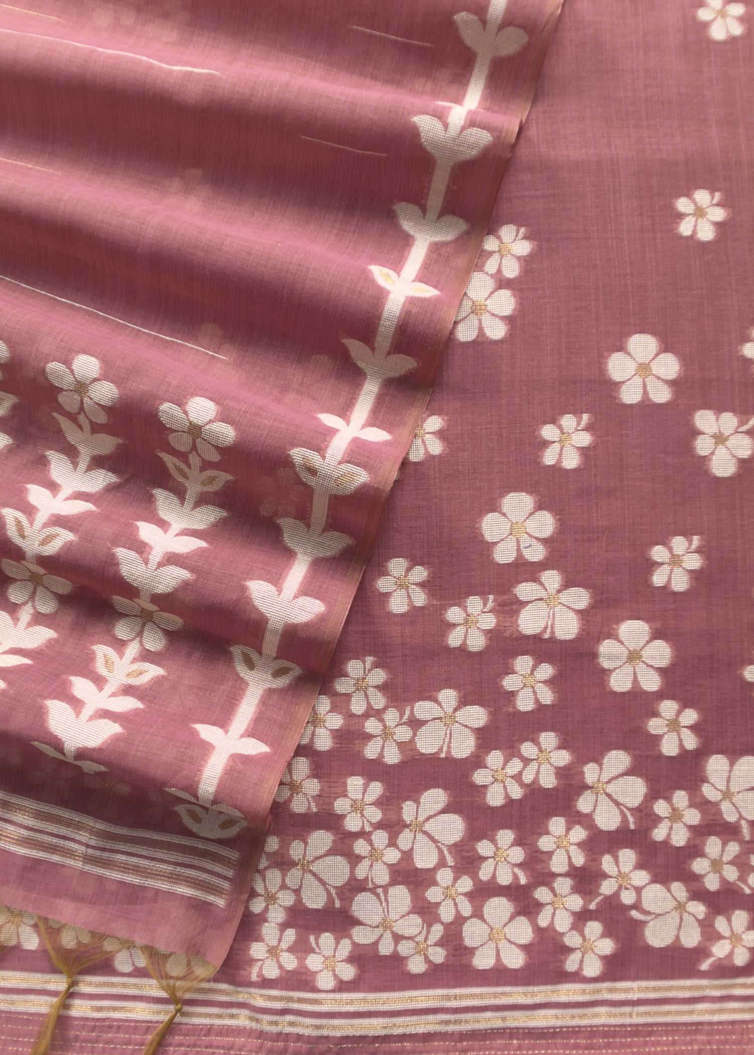 jamdani weaved suit for gifting mom