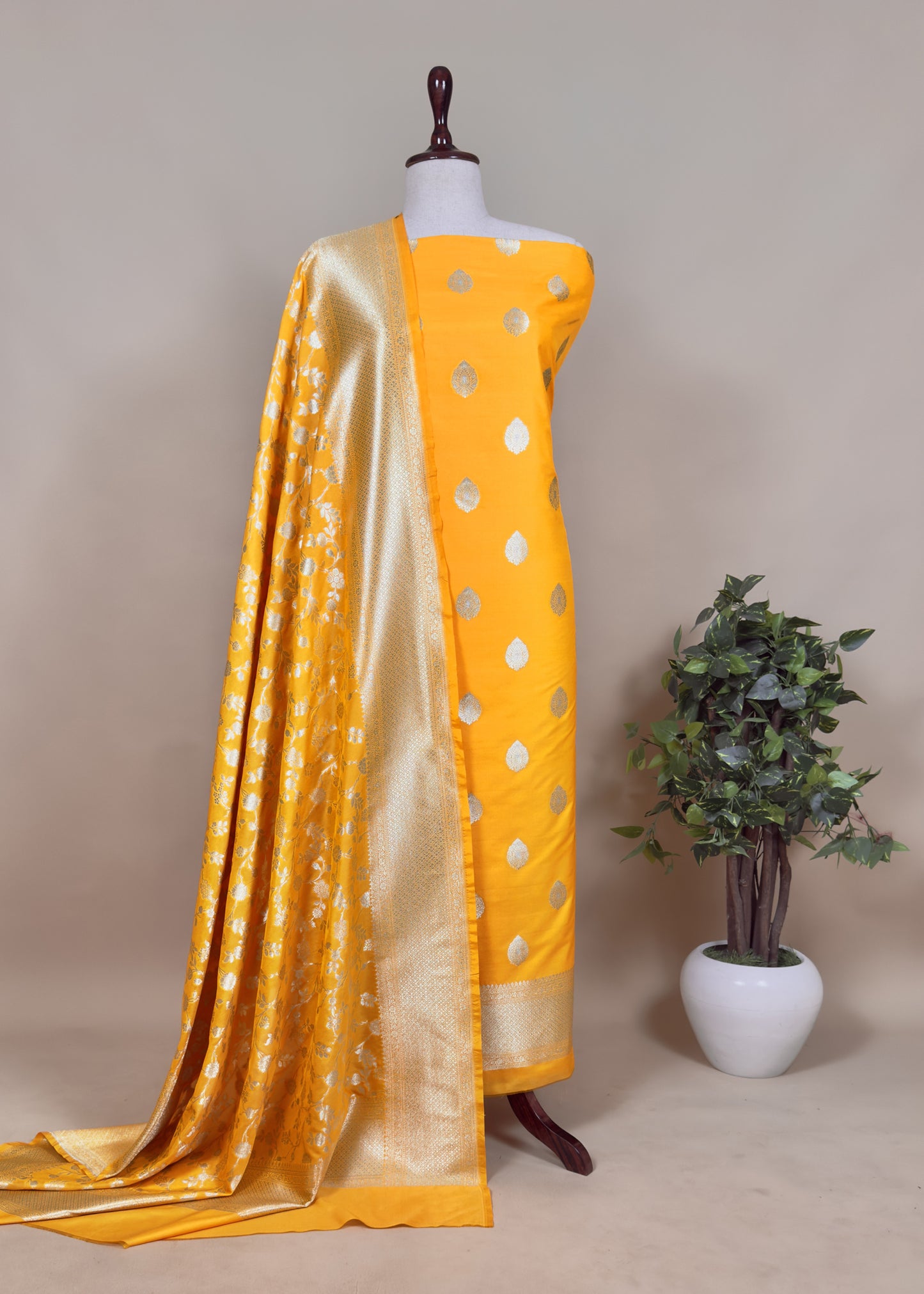 Wedding Wear Suit At The Best Price