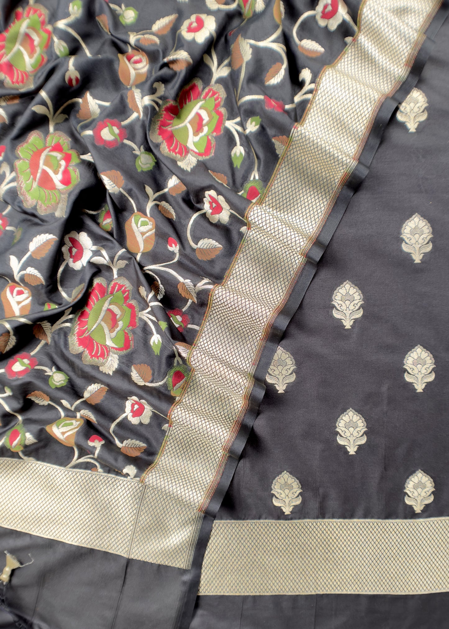 Black Handloom Phool-Patti Weaving Suit In Katan Silk