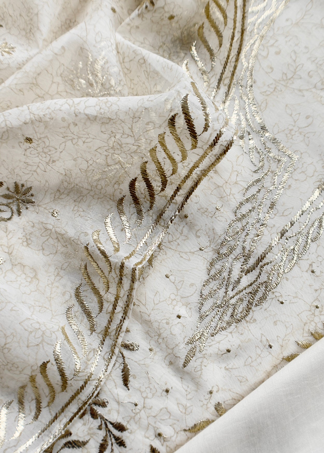 Off White Handloom Hand-Block Print Mul Chanderi Suit With Gold Pitta Hand Work
