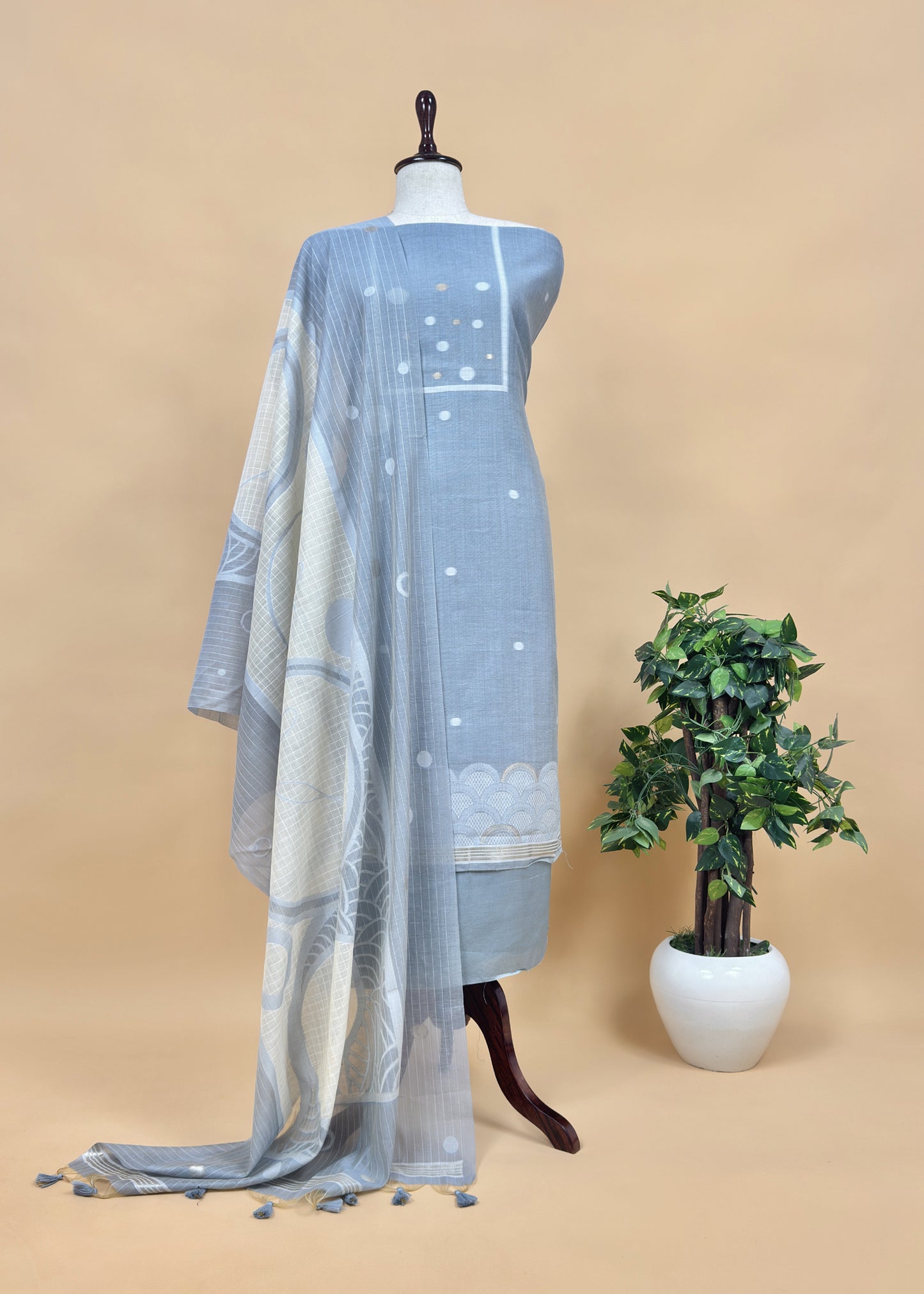 Green Linen Chanderi Kurta with Appliqué Work and Dupatta with Jamdani weaving
