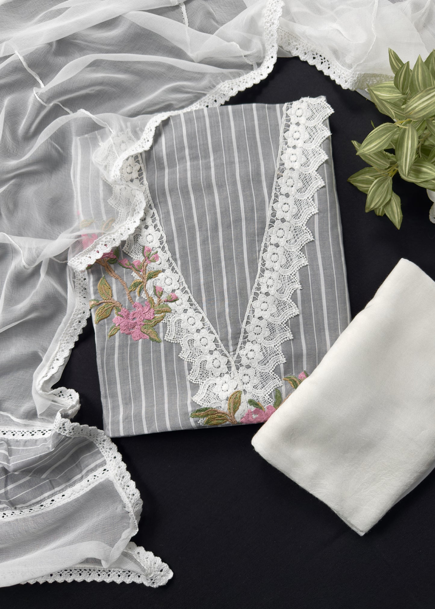 Grey Cotton Suit with Thread Embroidery