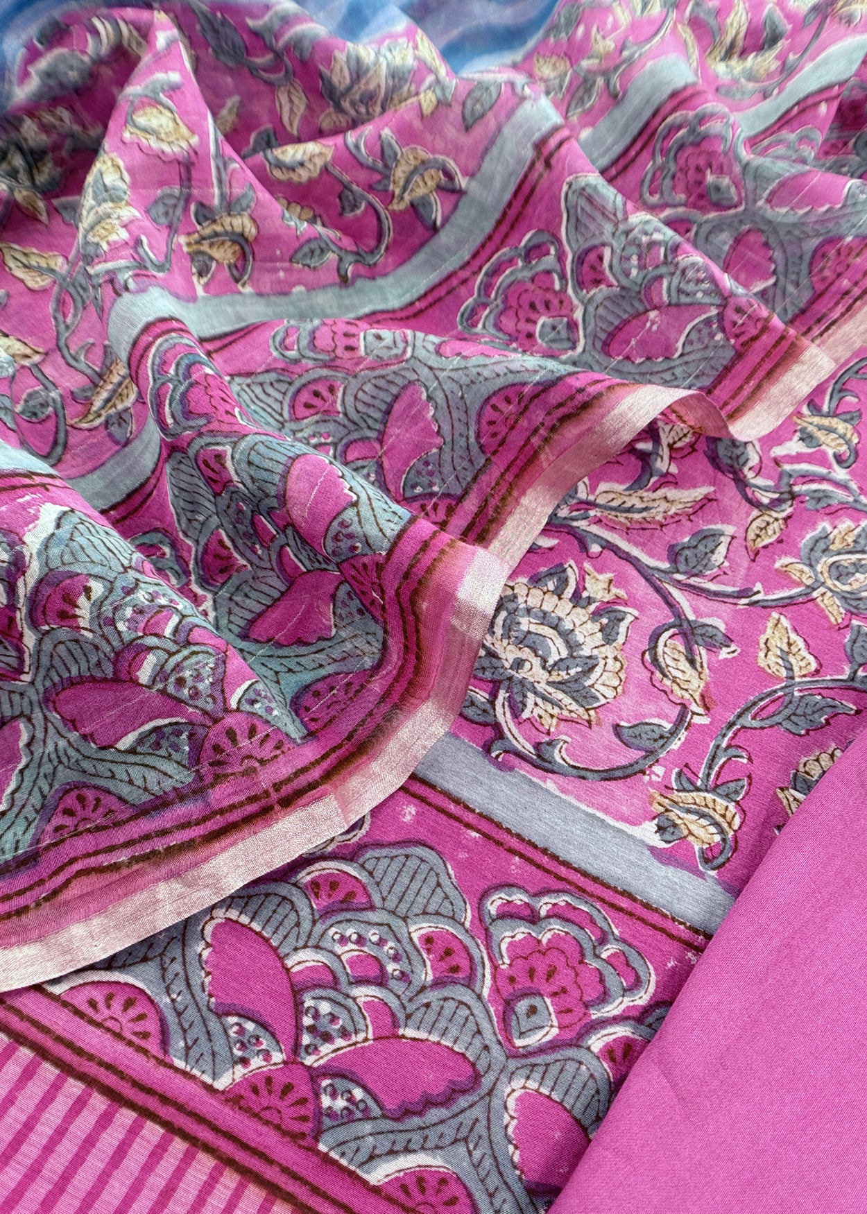 Mulmul suit gifting for women