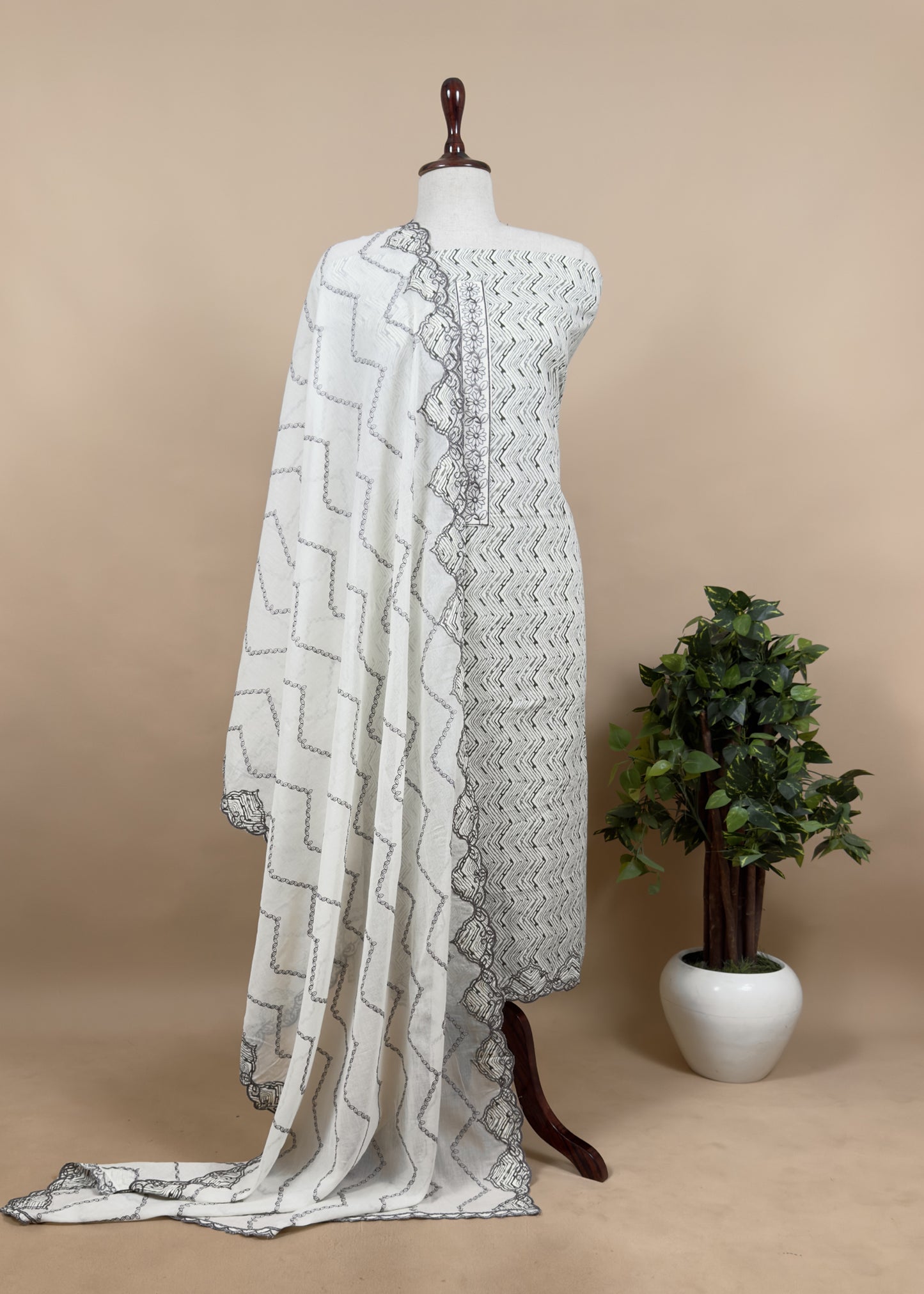 Off-White Hand Blocked Unstitched Suit In Pure Cotton