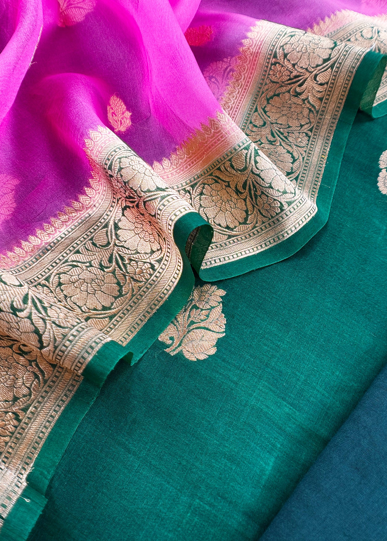 Bottle Green Handloom Kadwa Weaves Kora Silk Kurta And Contrast Dupatta