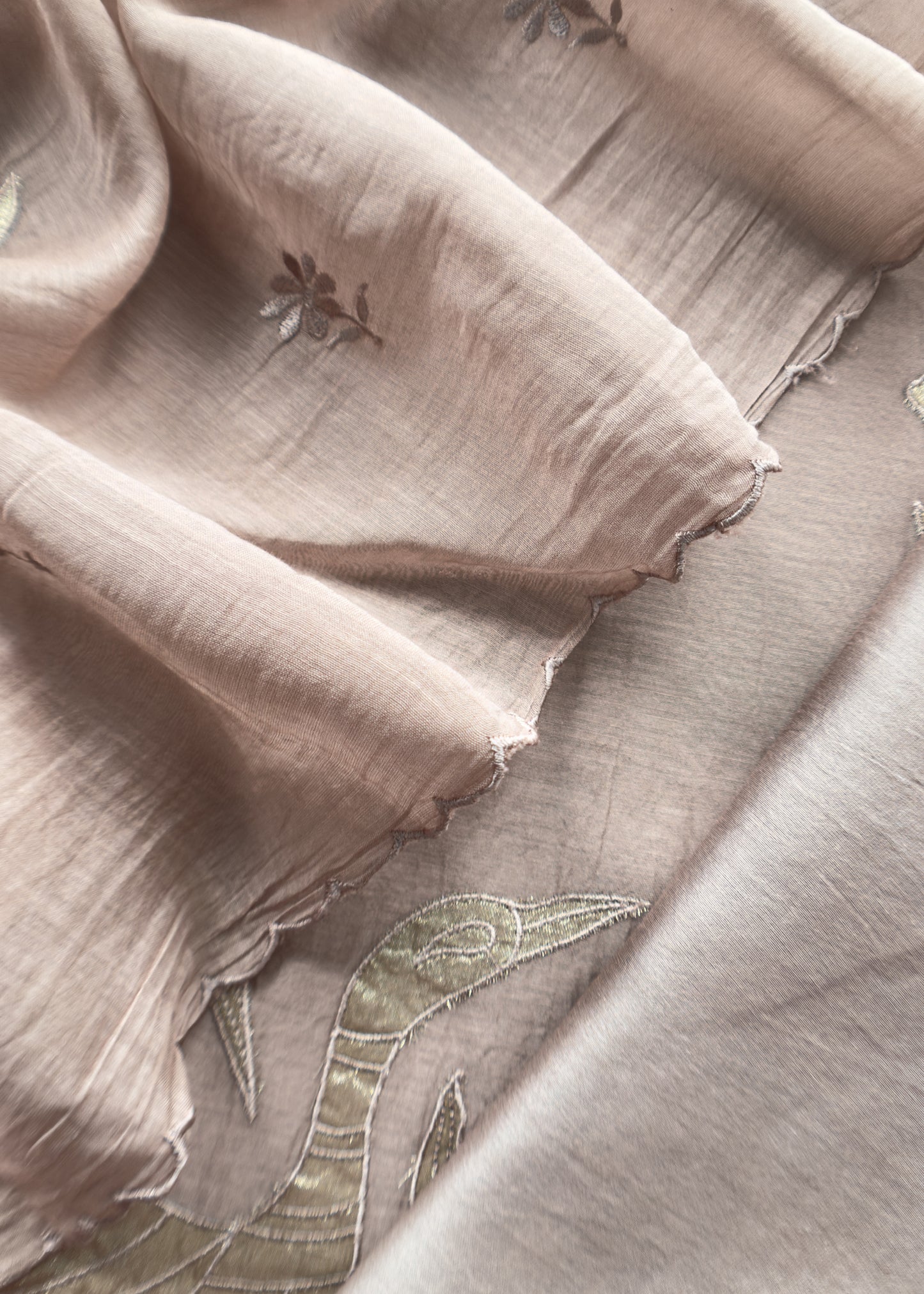 Saddle Brown Presenting Our Pure Mul Cotton Unstitched Dupatta Suit With Tissue Appliqué Work.