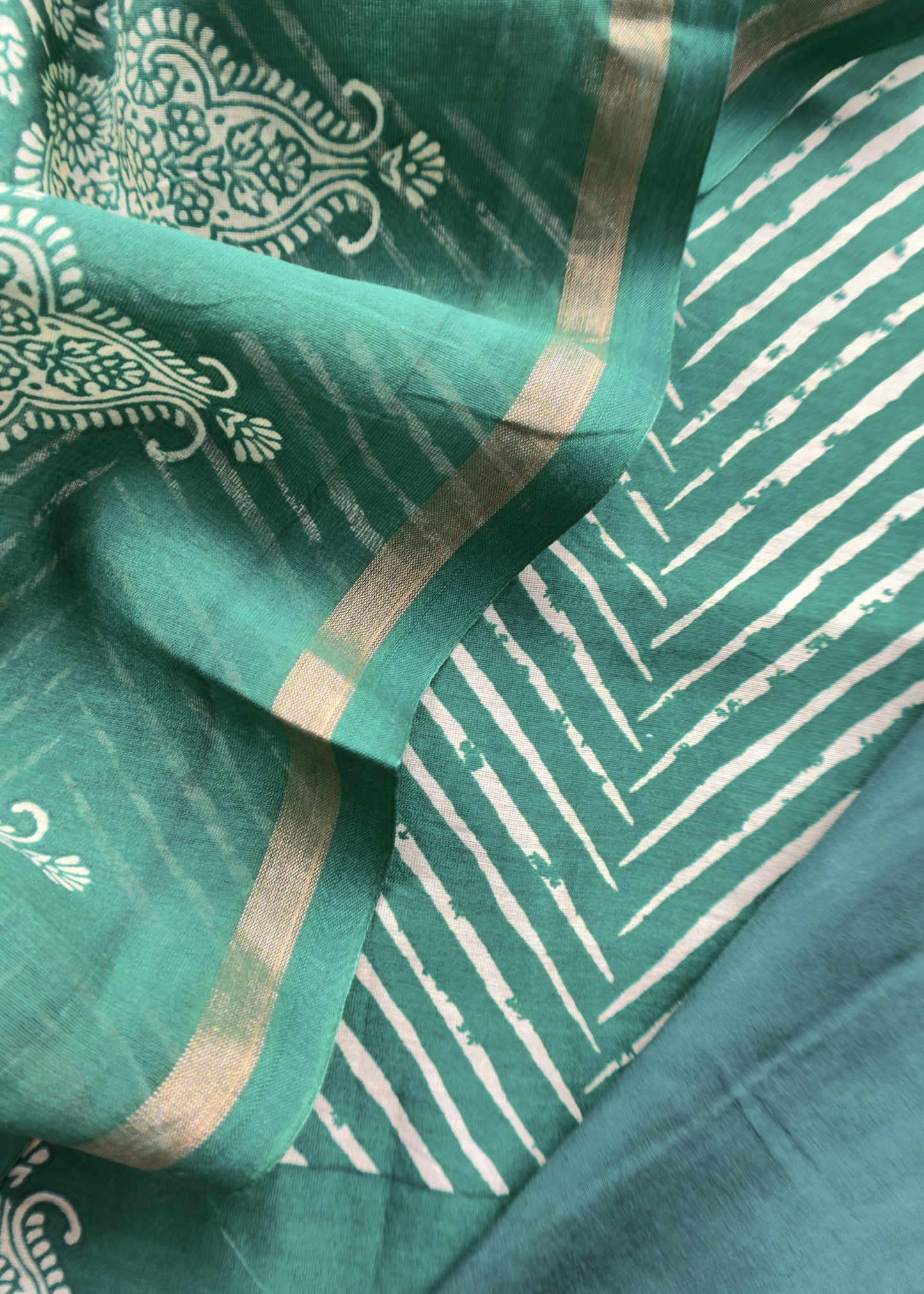 Green Maheshwari Silk Unstitched Suit With Leheriya And Block Print