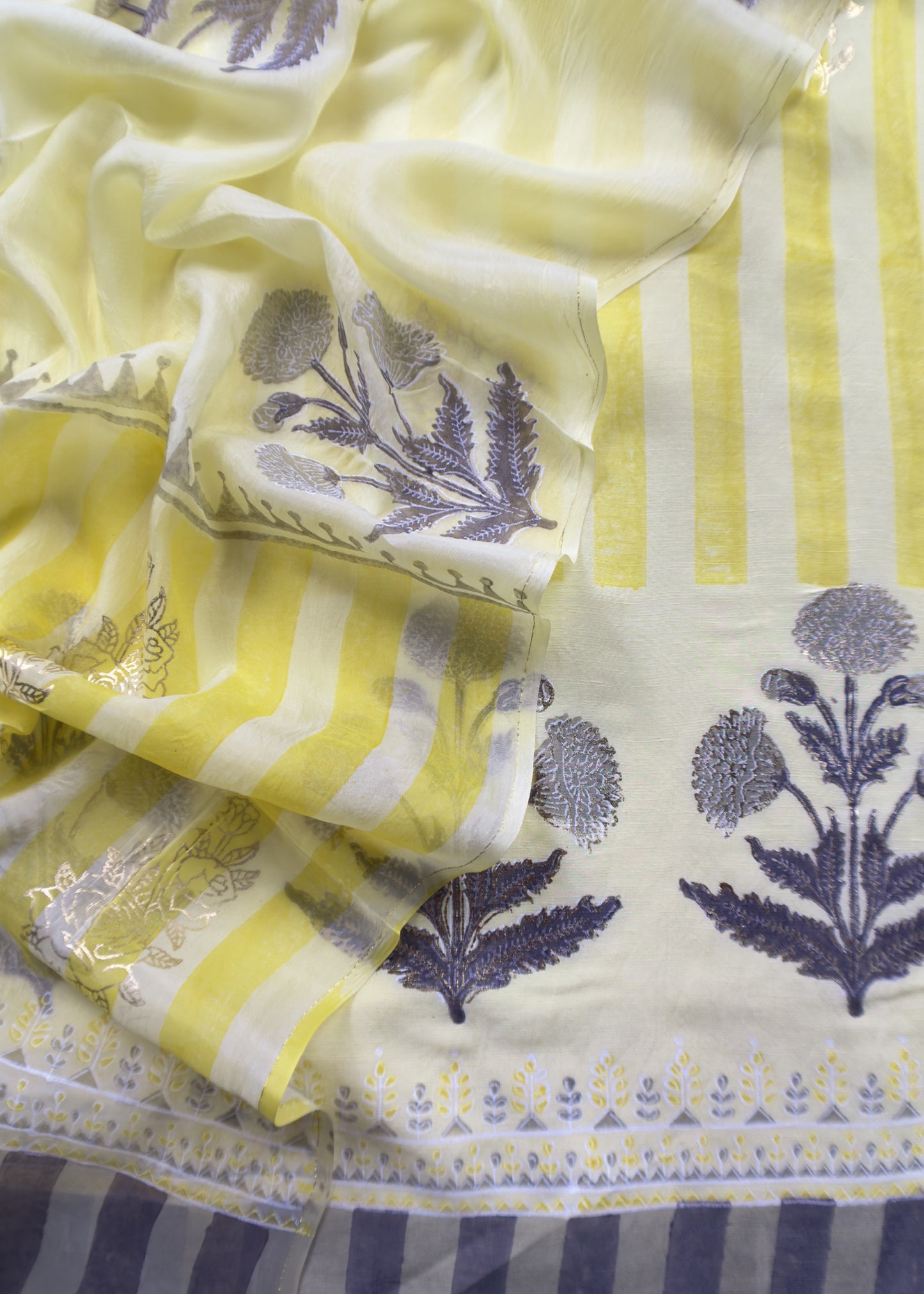 Lemon Yellow Hand Dyed Linen Kurta And Tabby Dupatta With Gold Foil