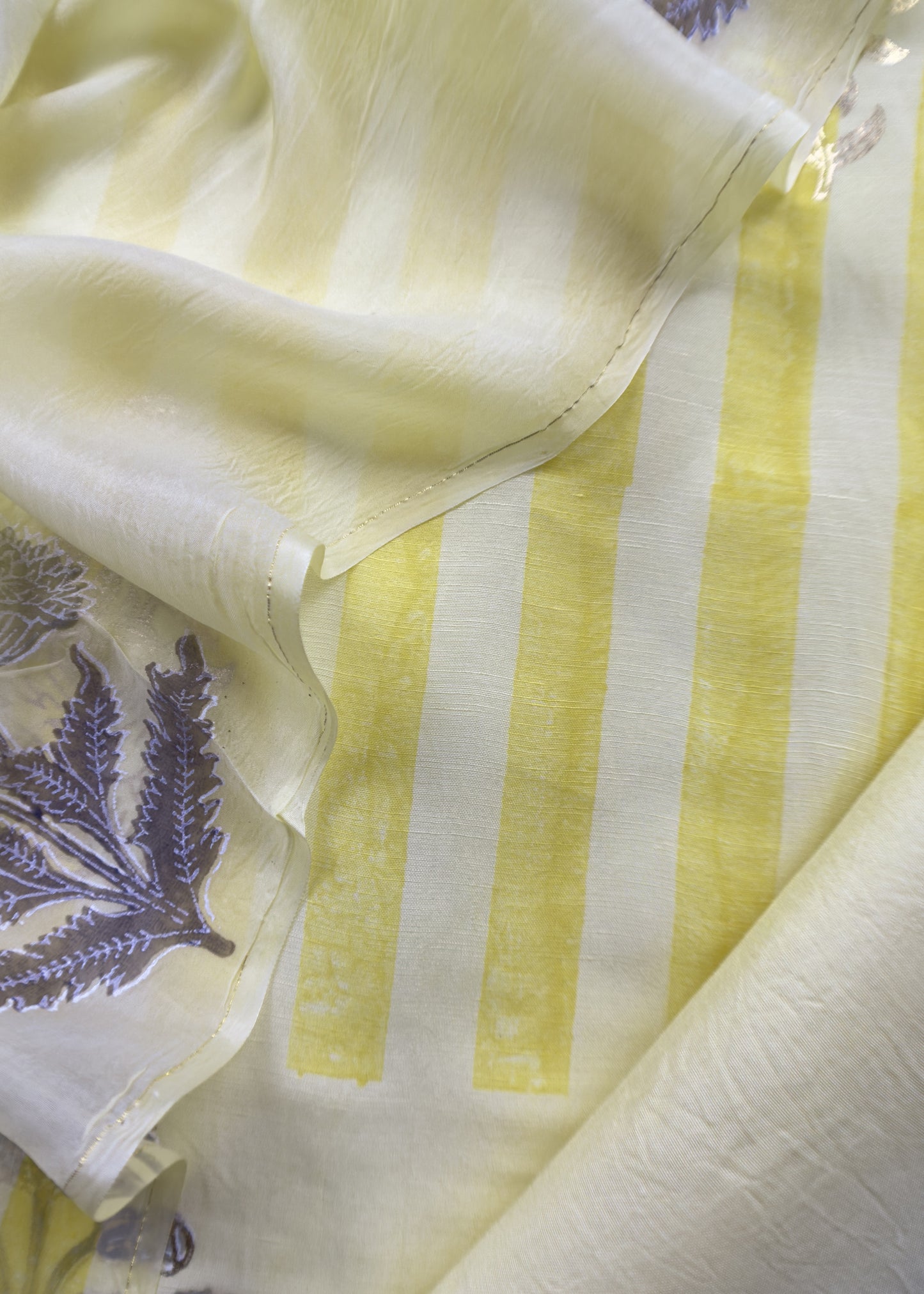 Lemon Yellow Hand Dyed Linen Kurta And Tabby Dupatta With Gold Foil