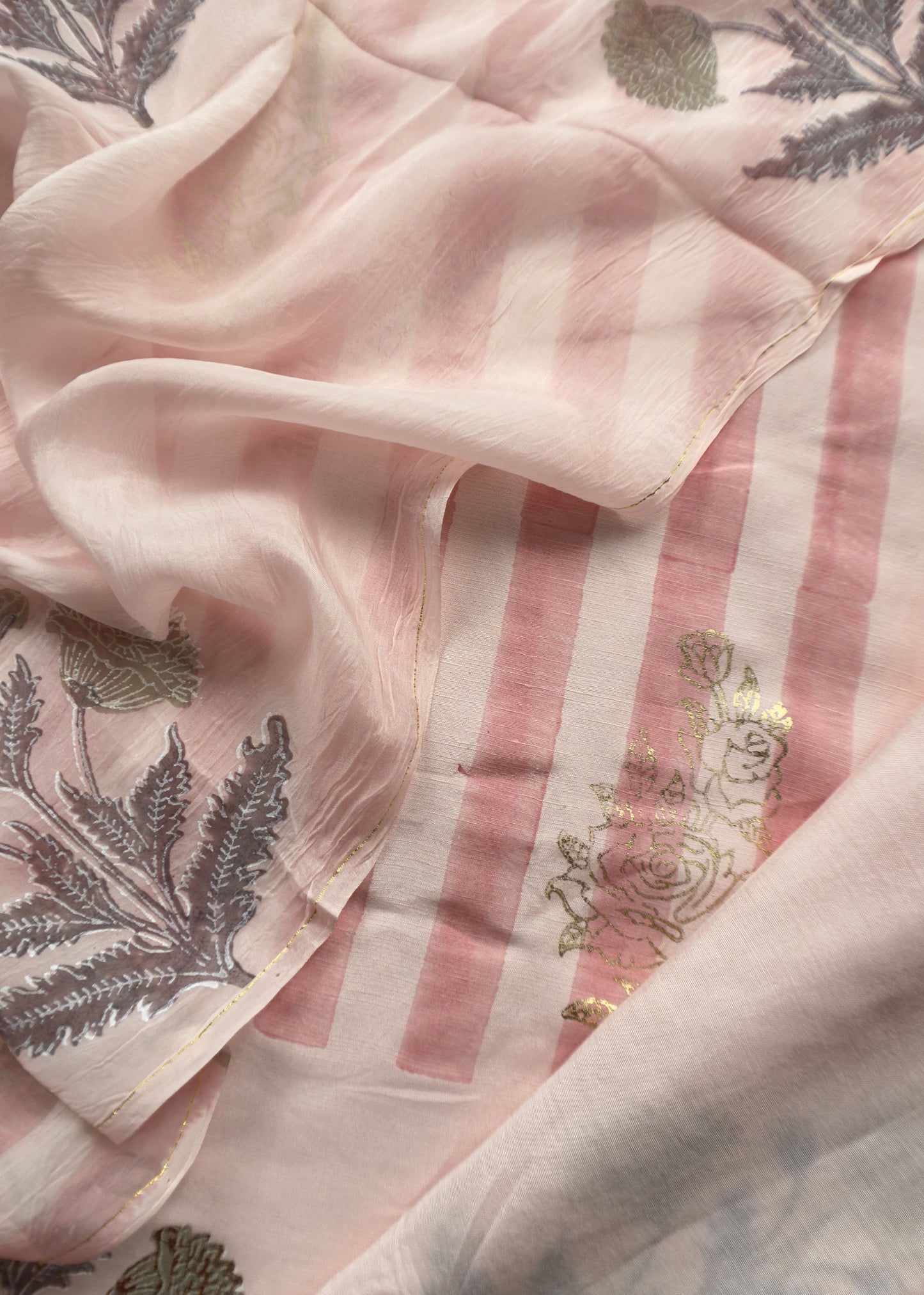 Powder Pink Hand Dyed Linen Kurta And Tabby Dupatta With Gold Foil