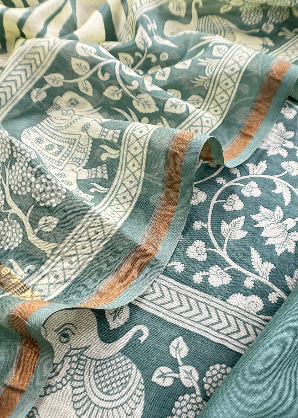 Maheshwari silk suit gifting for women
