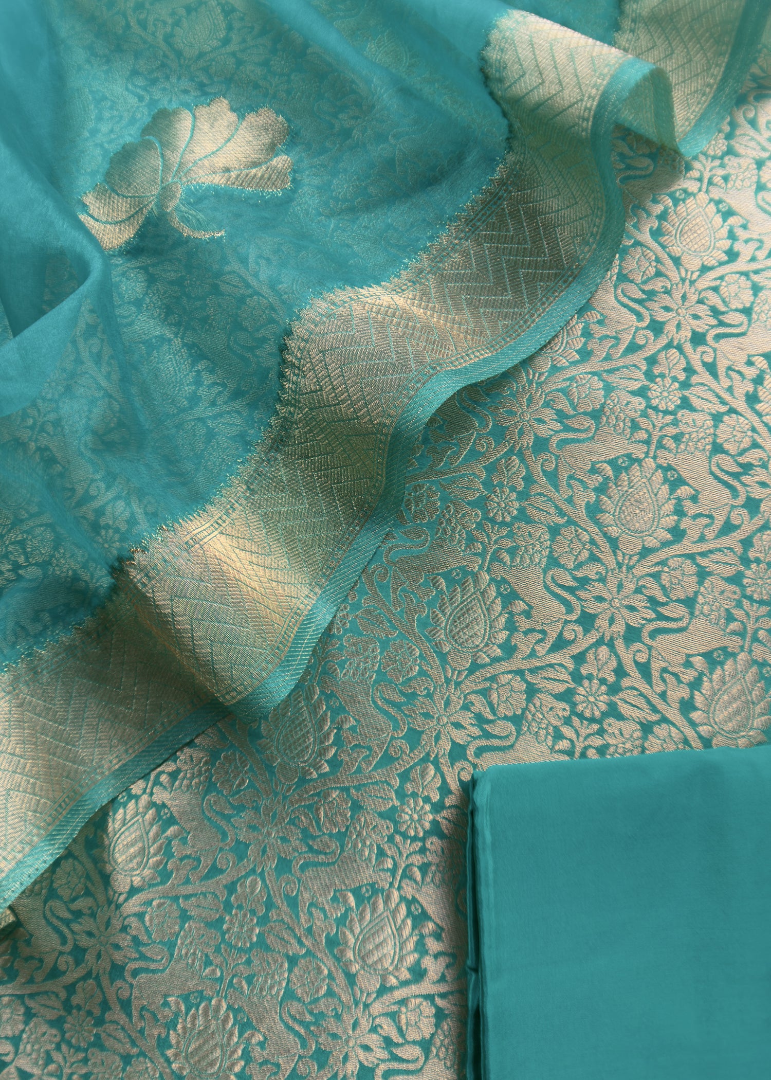 Gift your wife pure dupatta suits on this valentine day