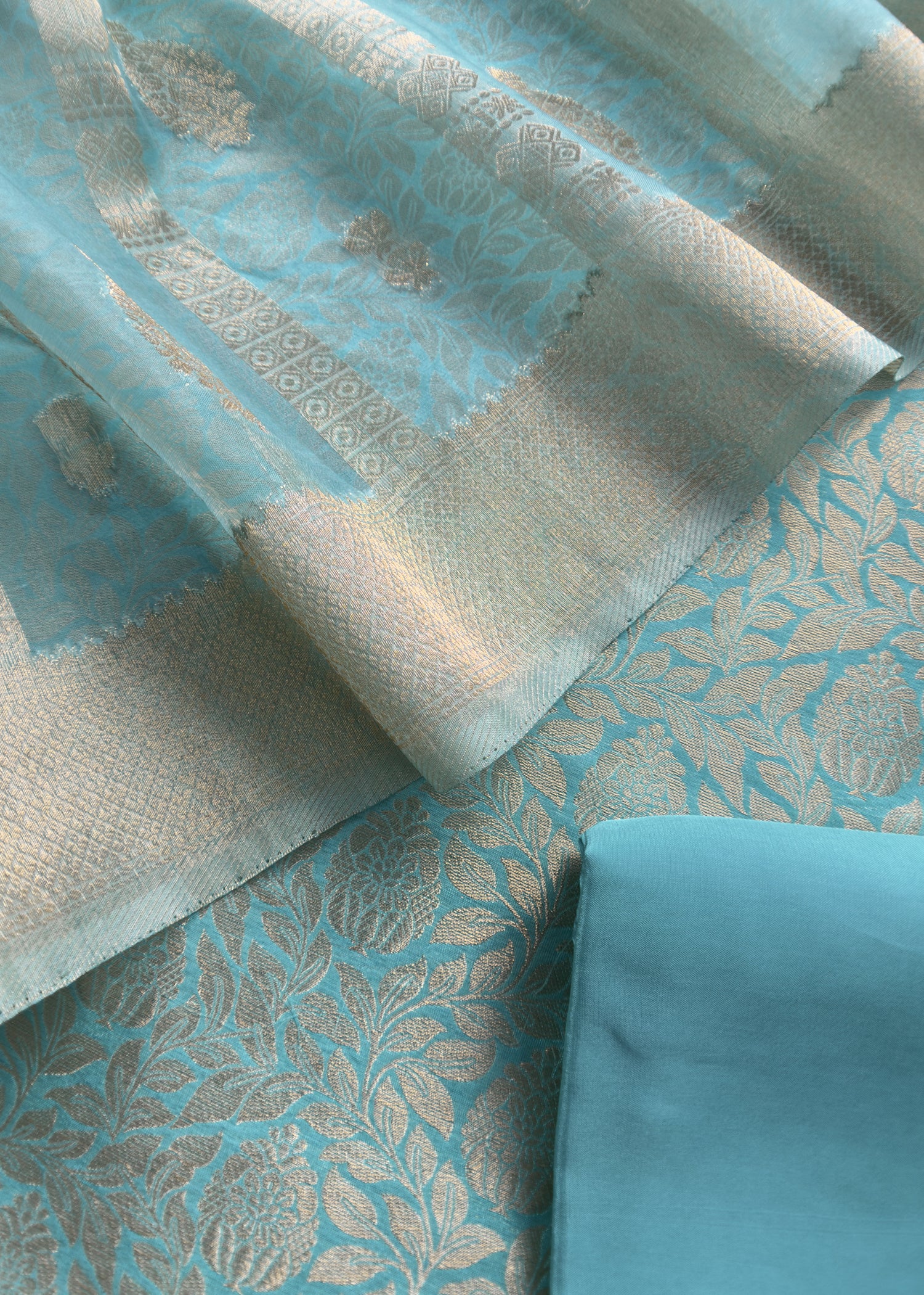 Indian Ethnic Wear Suits For Bridal Wear