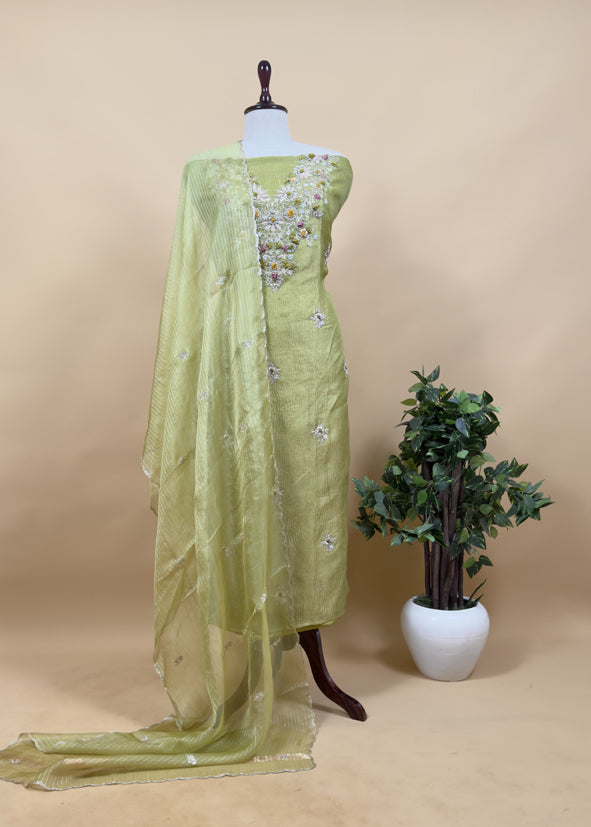 Kalasheel Luxe Green Pure Crushed Tissue Kurta And Organza Dupatta With Zardosi And Dabka Handwork