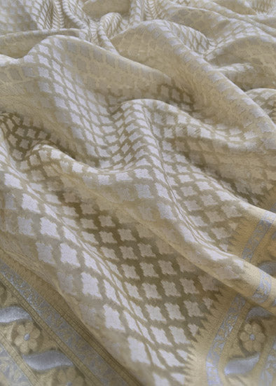 Green Handloom Kora Silk With Kadwa Weaves