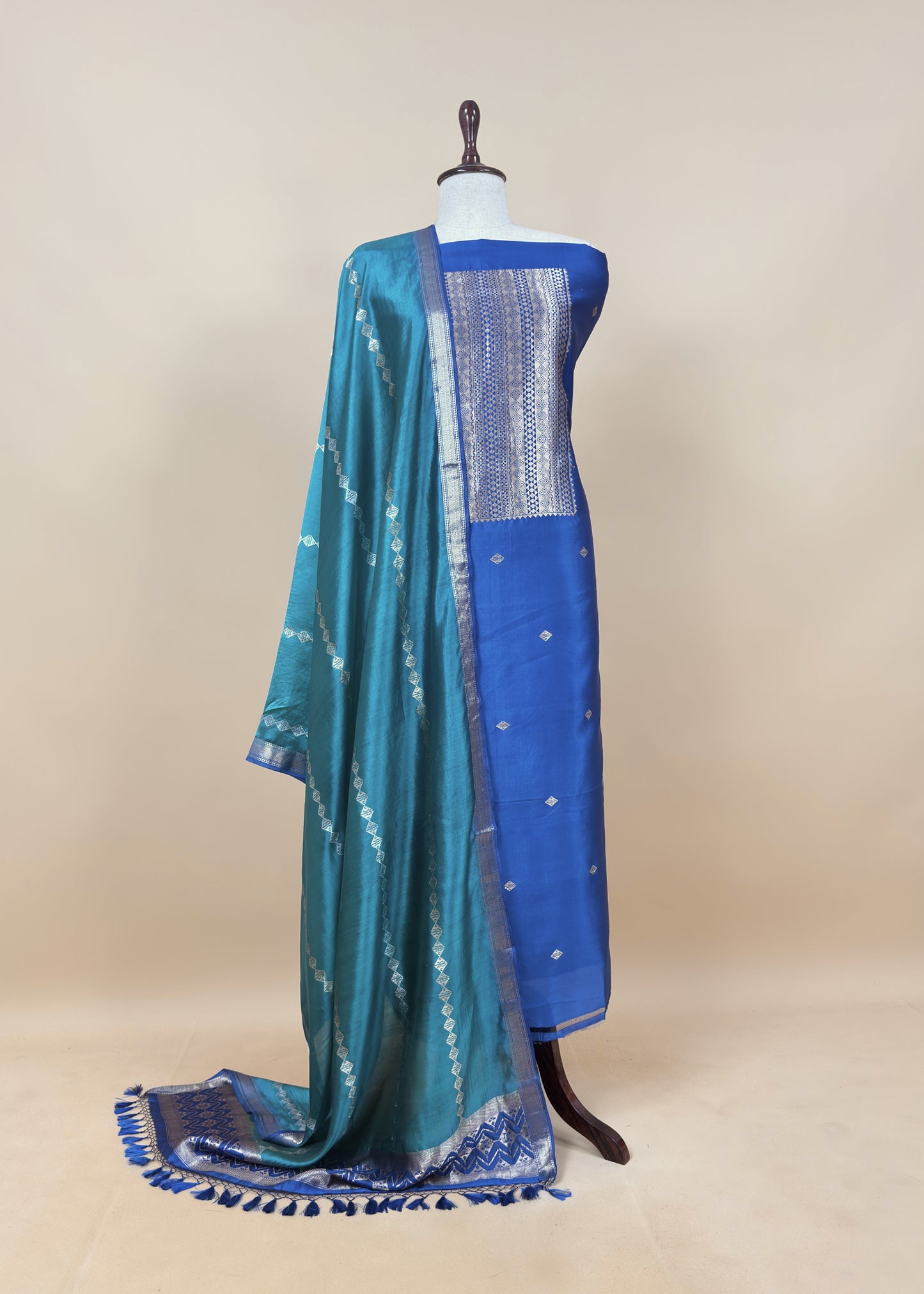 Mehndi Green Handloom Banarasi Silk Kurta And Silk Dupatta With Kadwa Weaving