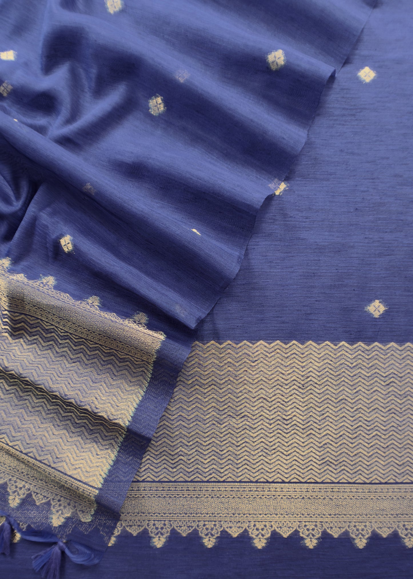 jamdani weaved suit for gifting mom