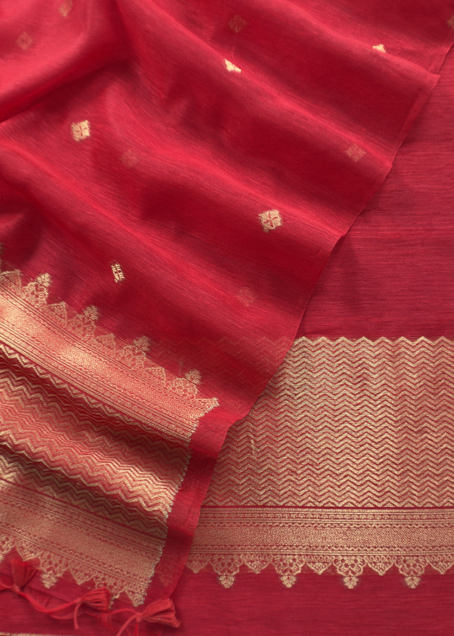 jamdani weaved suit for gifting mom