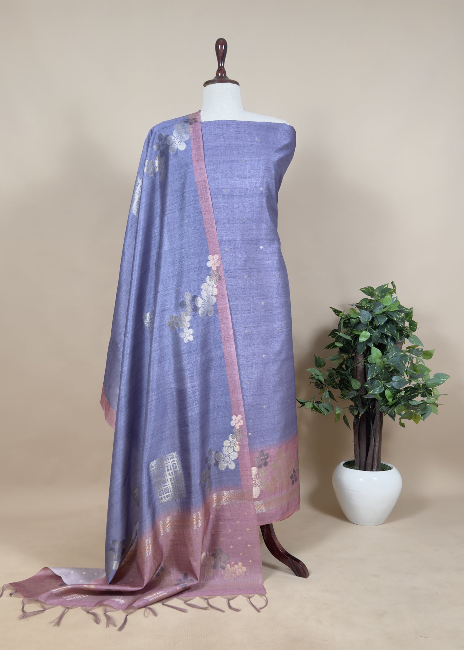 jamdani weaved suit for gifting mom