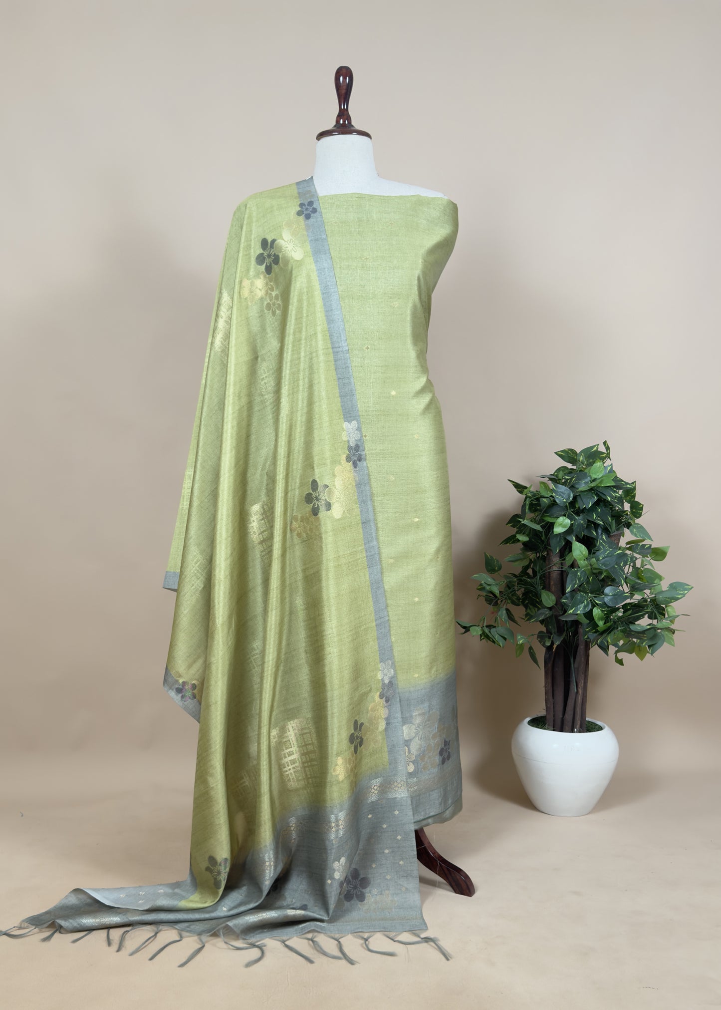 jamdani weaved suit for gifting mom