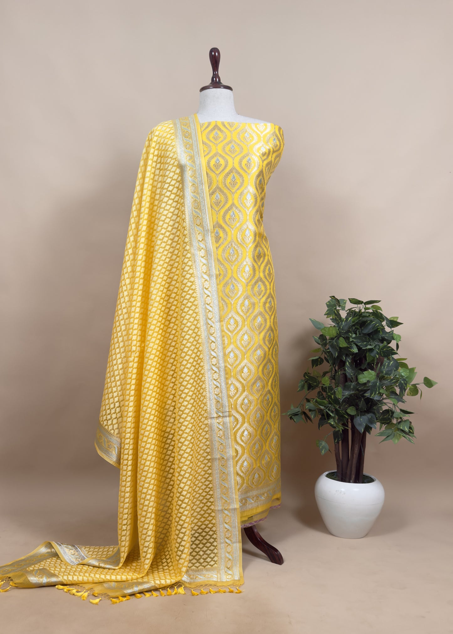 Yellow Handloom Kora Silk With Kadwa Weaves