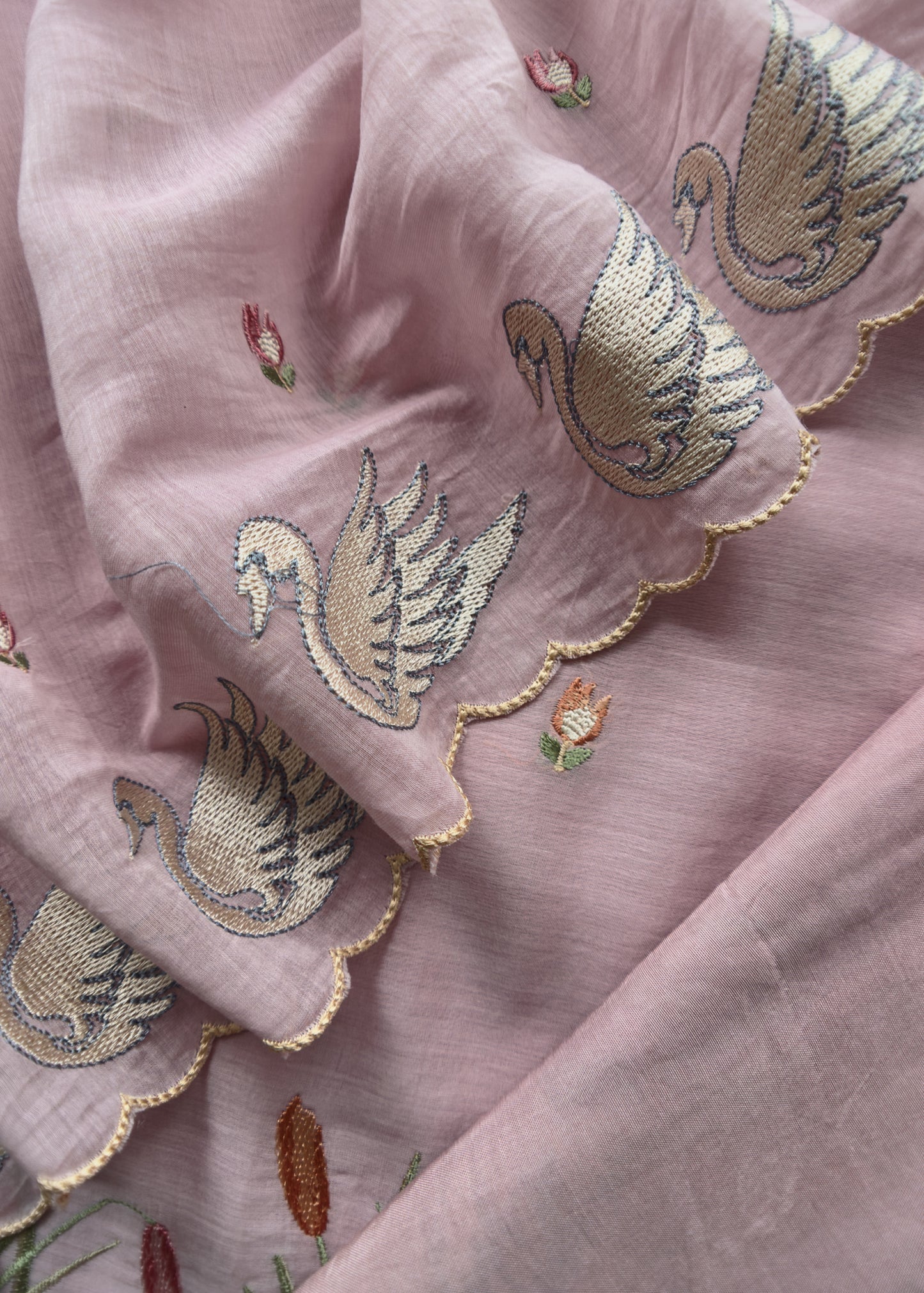 Pink Summer Swans Pure Mul Suit With Embroidery