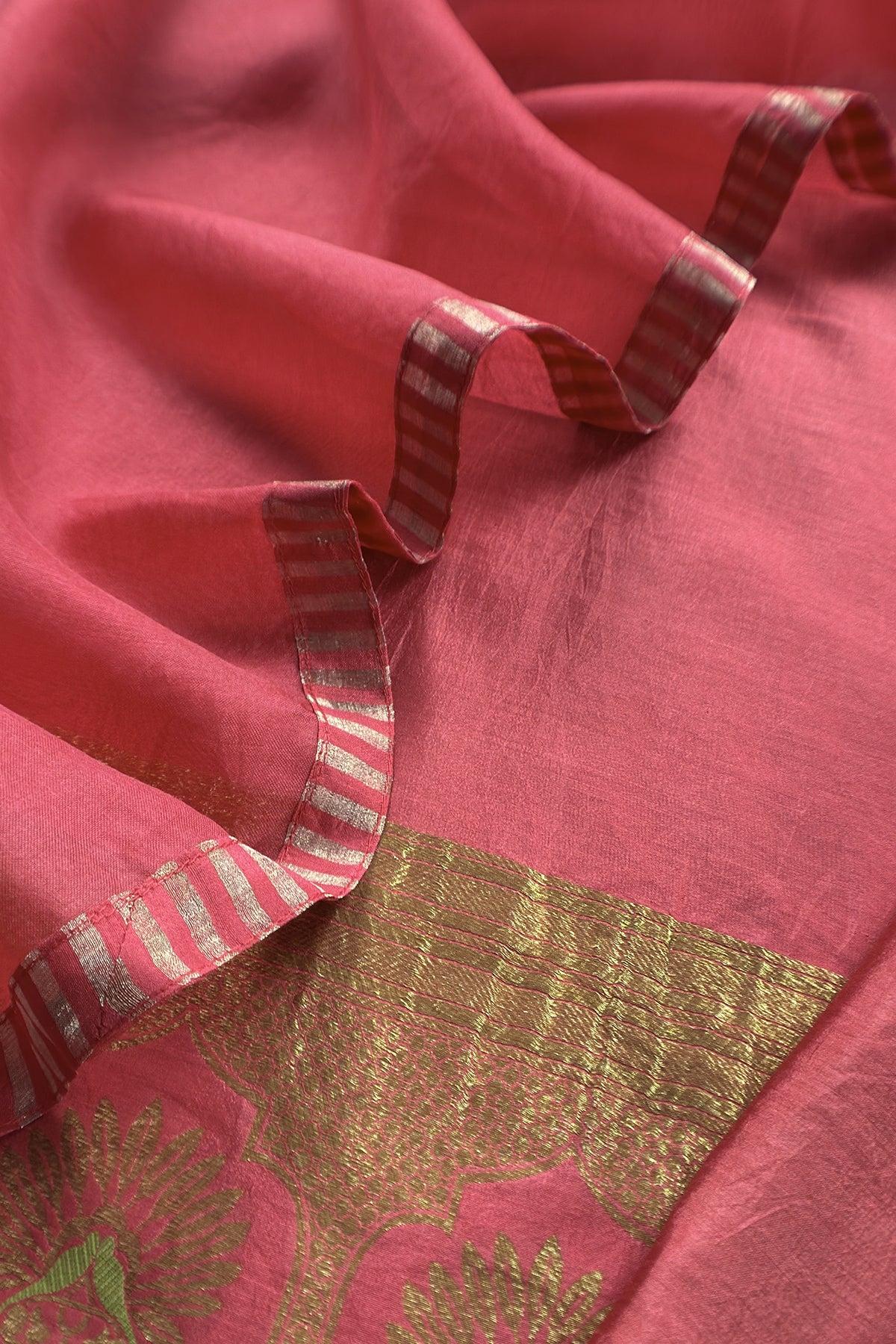 Dark Pink Handloom Varanasi Silk Kurta And Kora Silk Dupatta With Kadwa Weaving