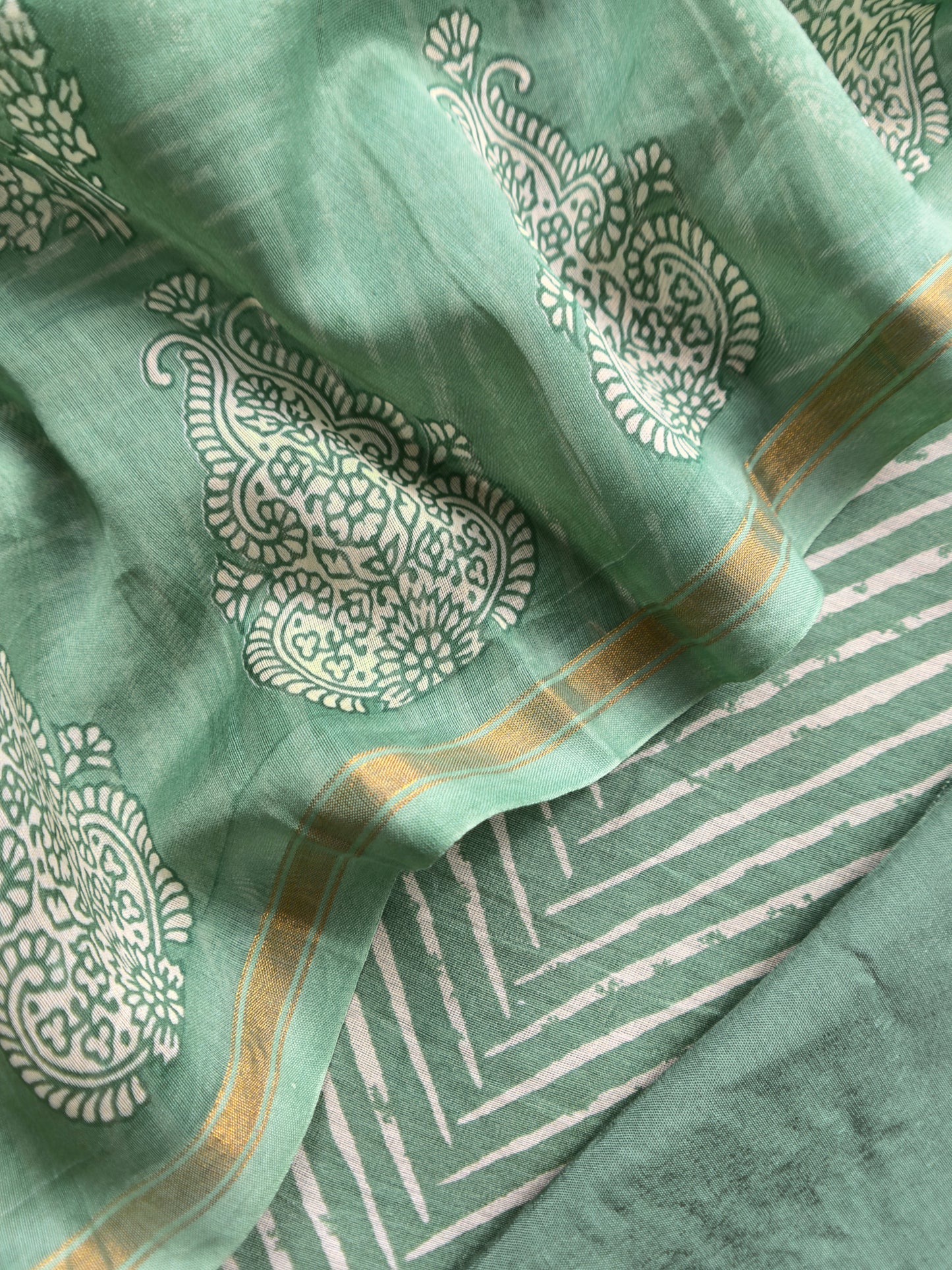 Emerald Green Maheshwari Silk Unstitched Suit With Leheriya And Block Print