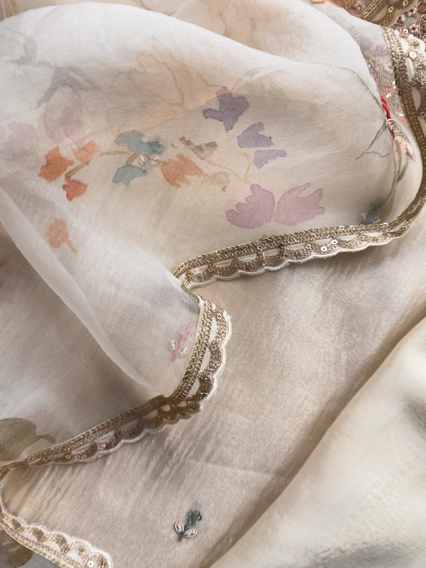 Off White Pure Crushed Tissue Silk Suit And Floral Dupatta With Resham Embroidery