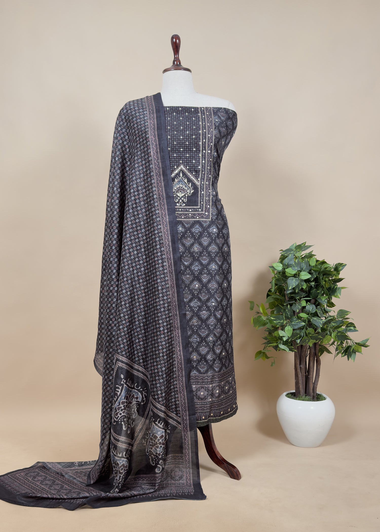 unstitched tussar suit with dupatta