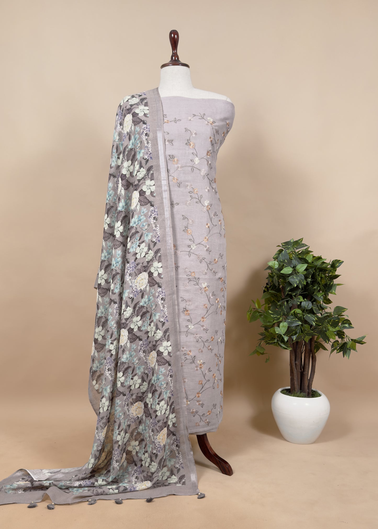 Summer Wear Linen Suit For Your Formal Wear