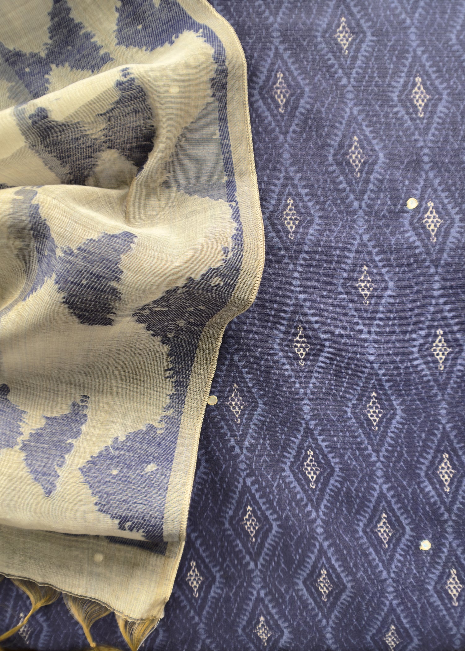 jamdani weaved suit for gifting mom