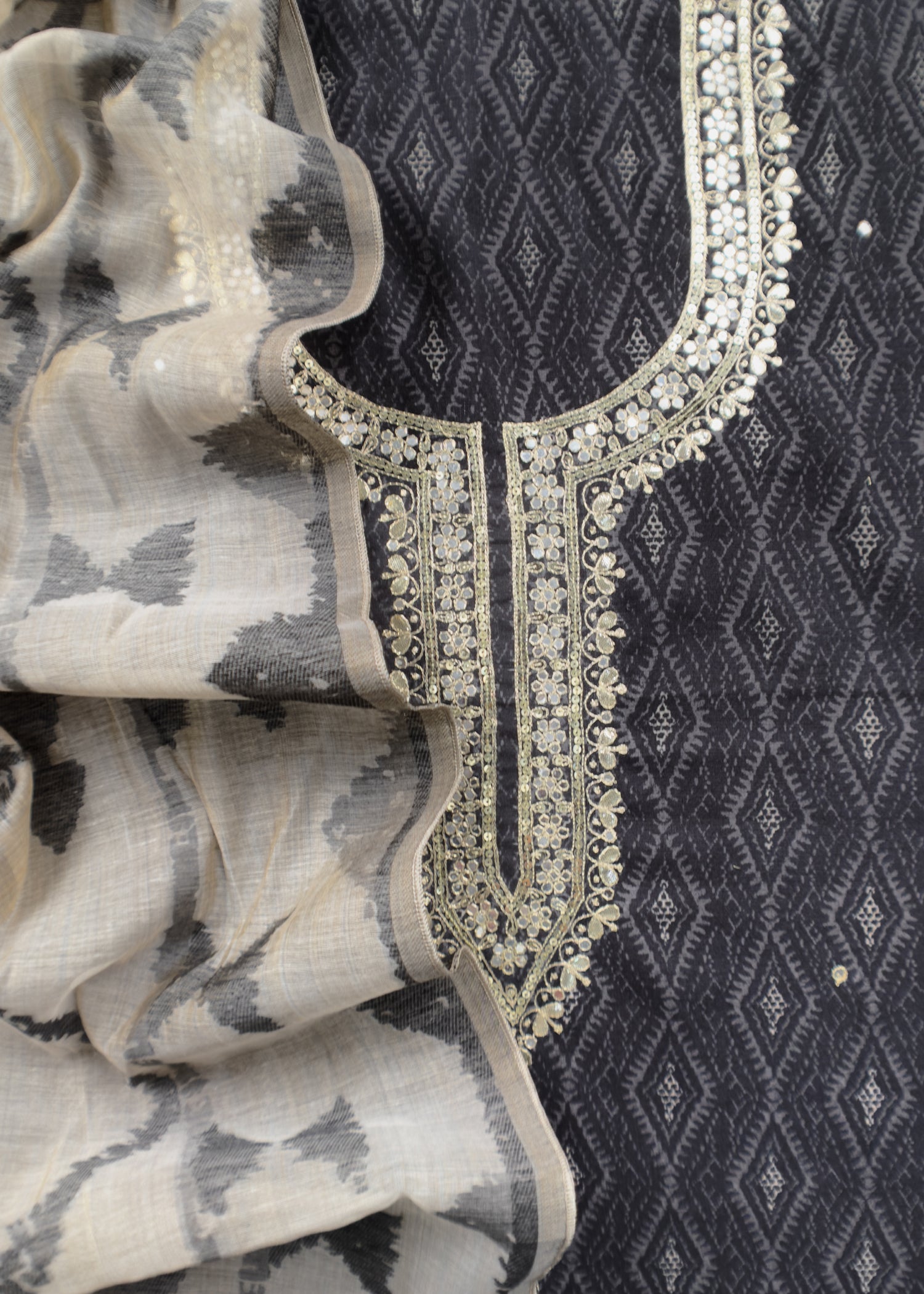 jamdani weaved suit for gifting mom