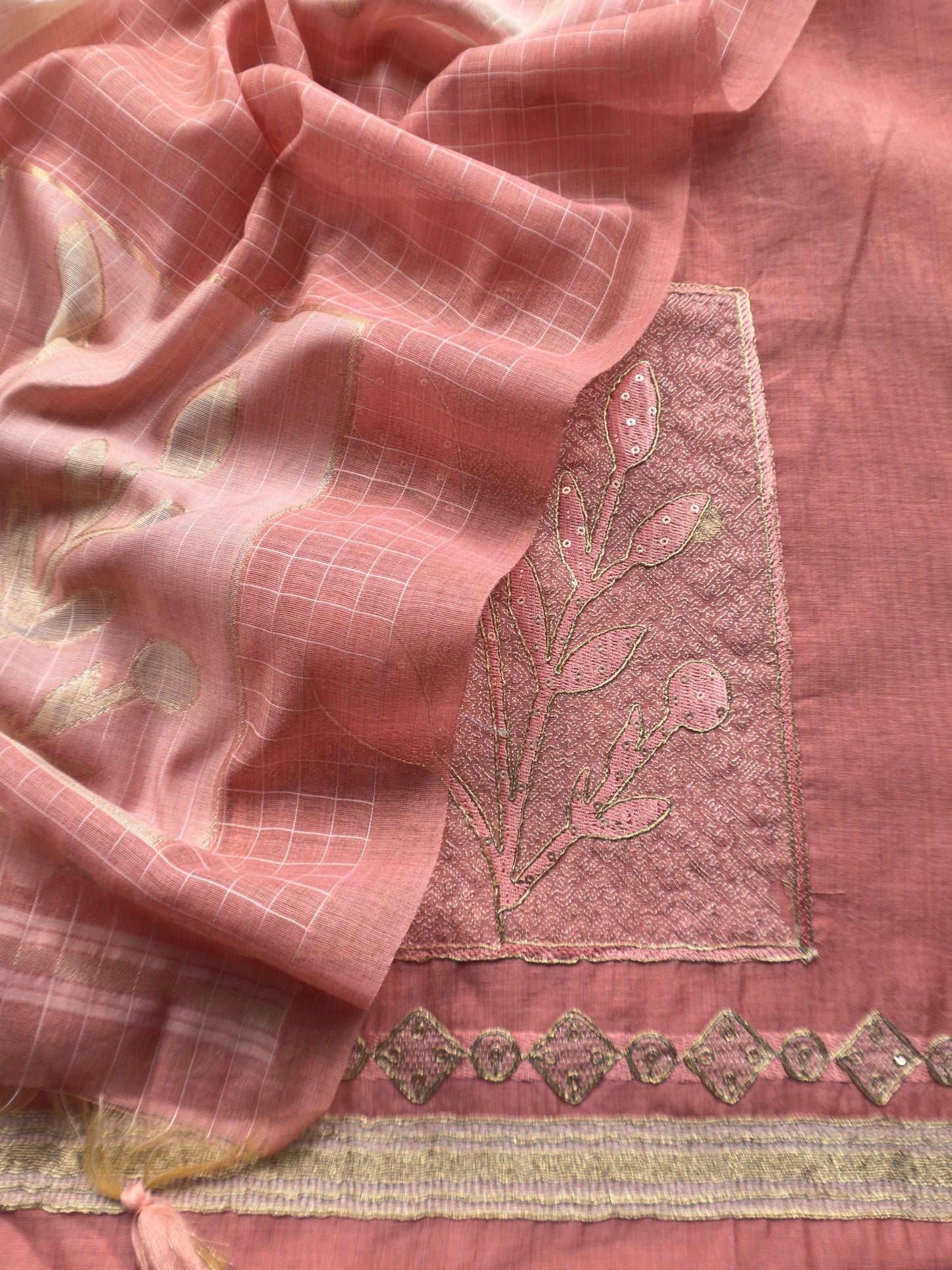 Pastel Pink Chanderi Kurta With Appliqué Work And Dupatta With Jamdani Weaving