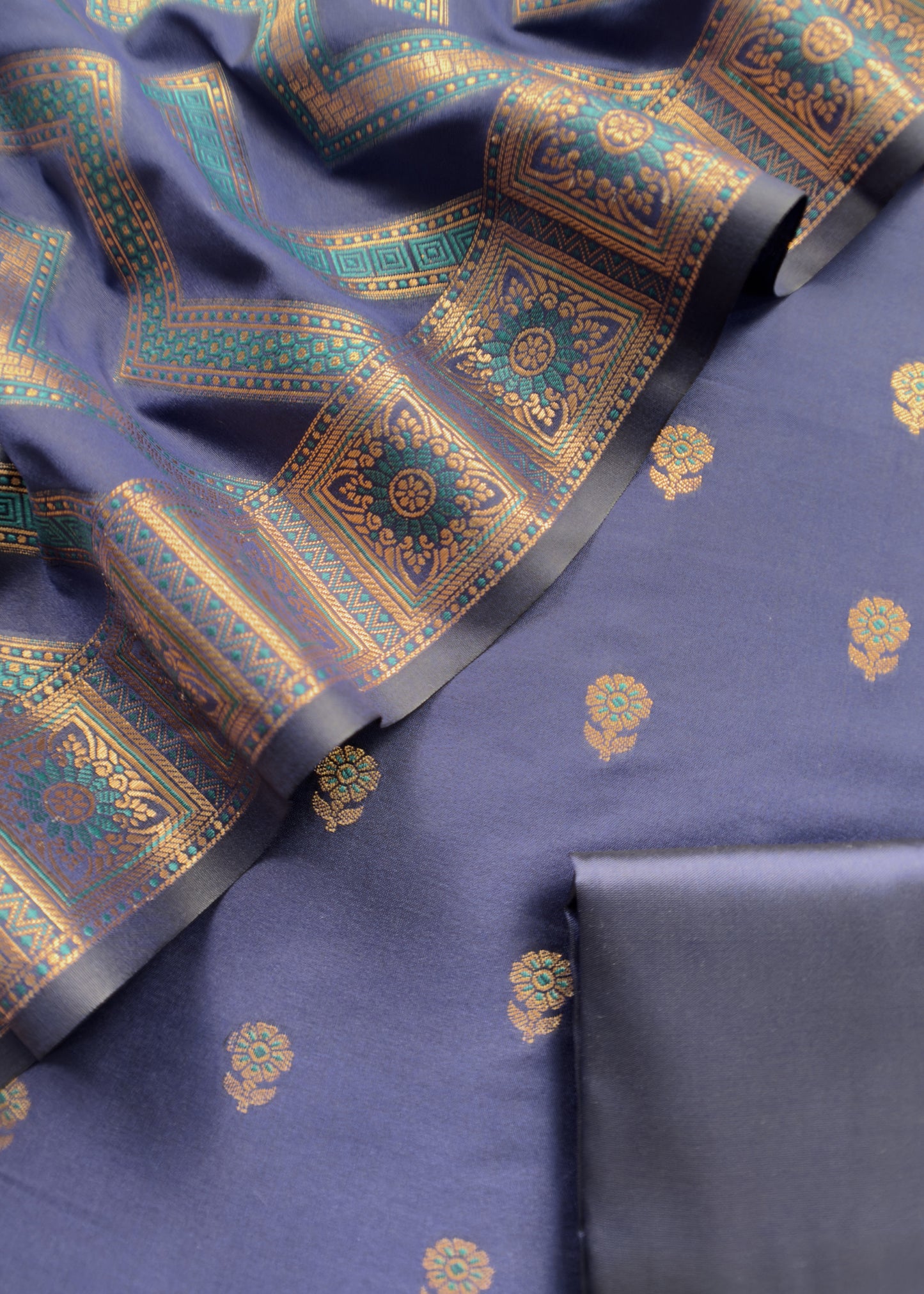 Banarasi suit for the trousseau collection