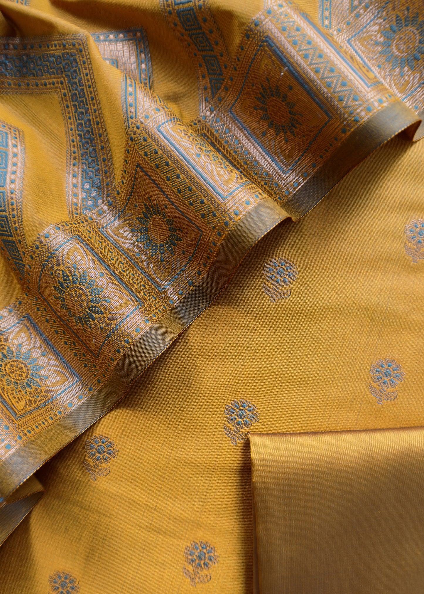 Banarasi suit for the trousseau collection