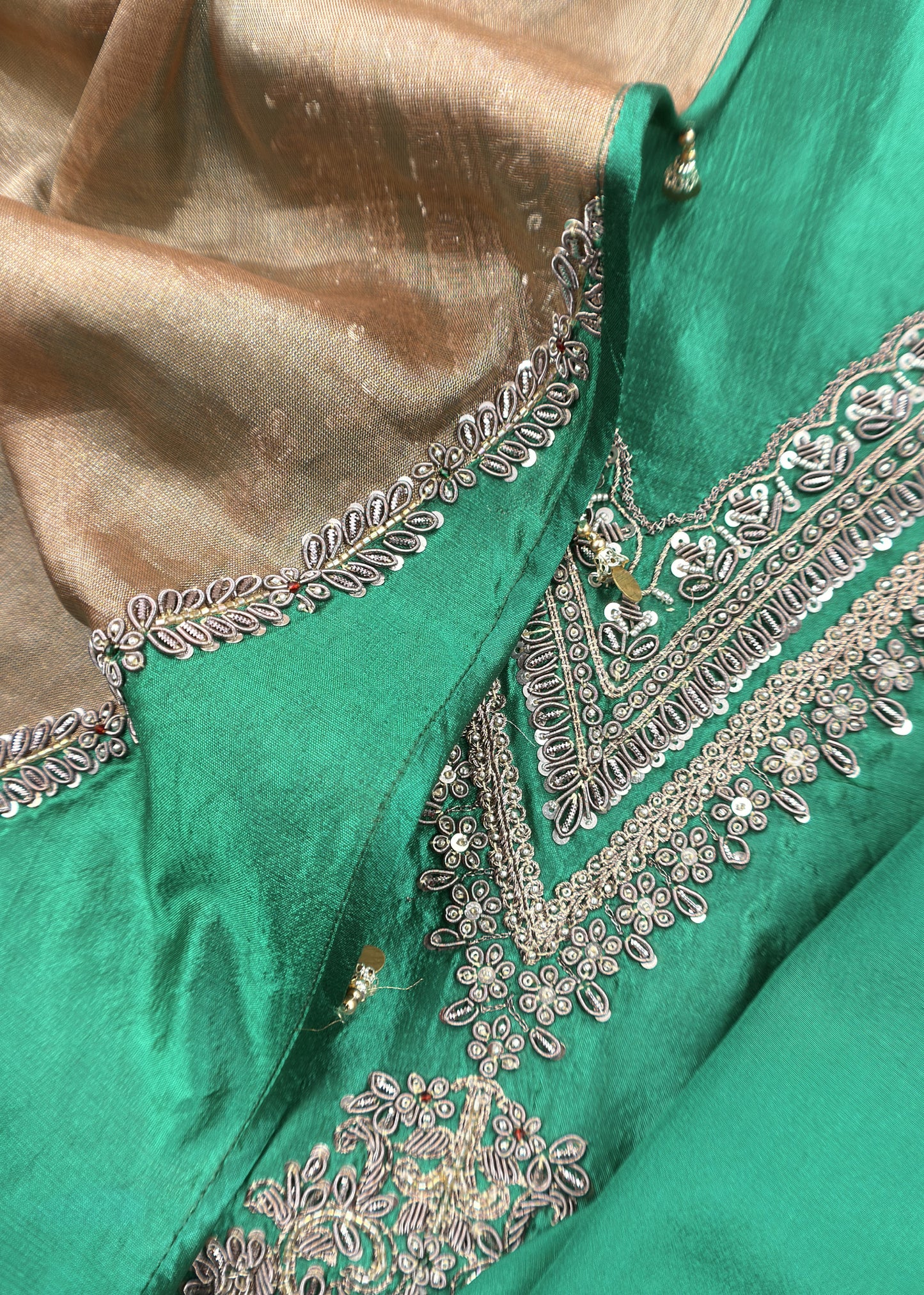 Green Handloom Silk Kurta And Tissue Silk Dupatta With Dori Dabka Handwork