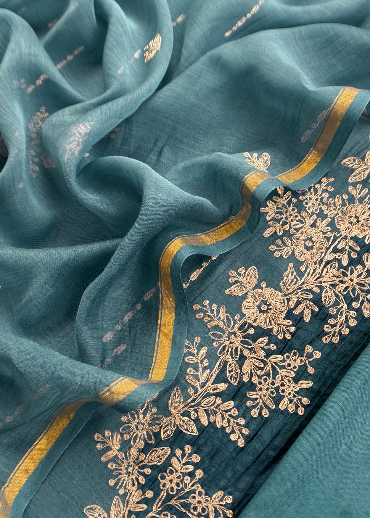 Handloom mulmul unstitched suit fabric