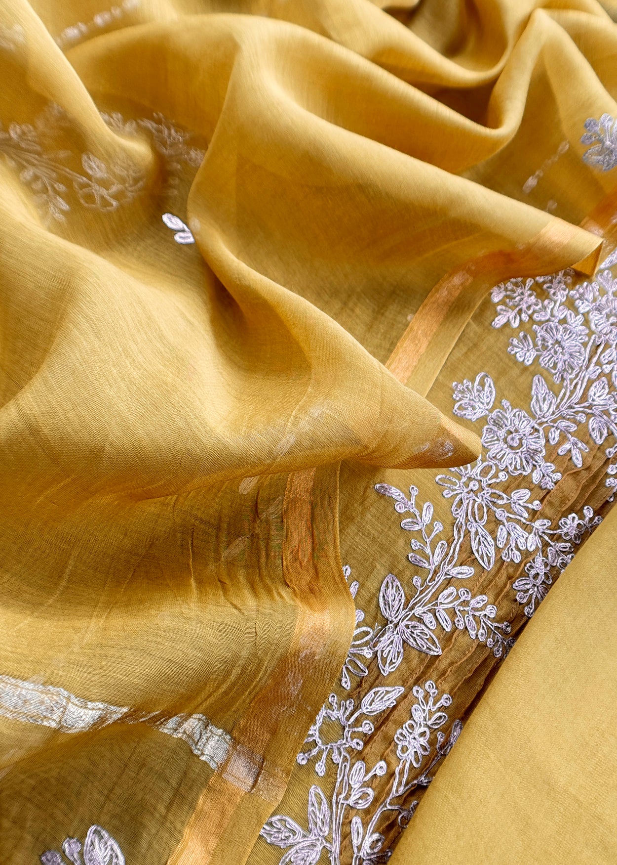 Handloom mulmul unstitched suit fabric
